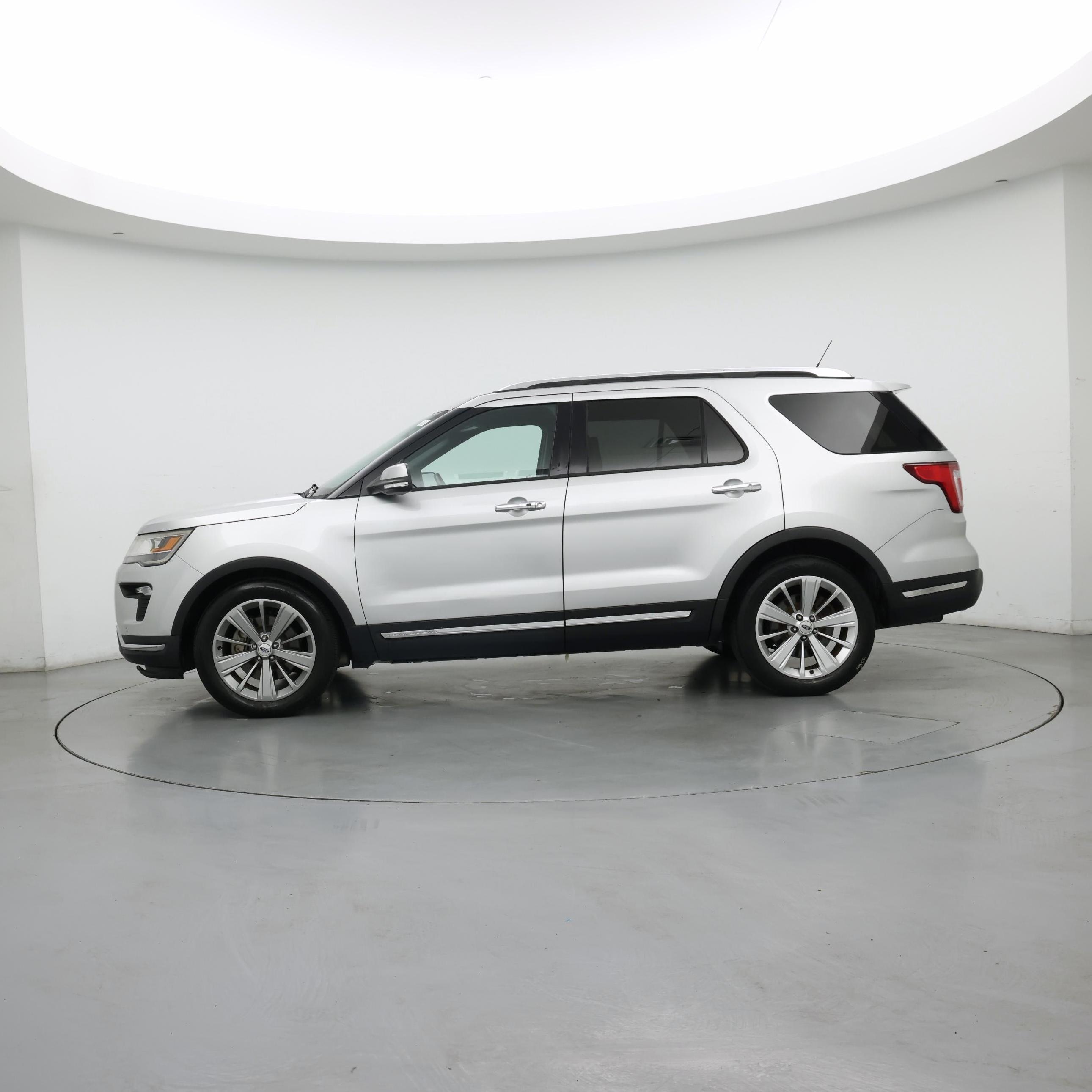 Thumbnail: 2019 Ford Explorer - 3