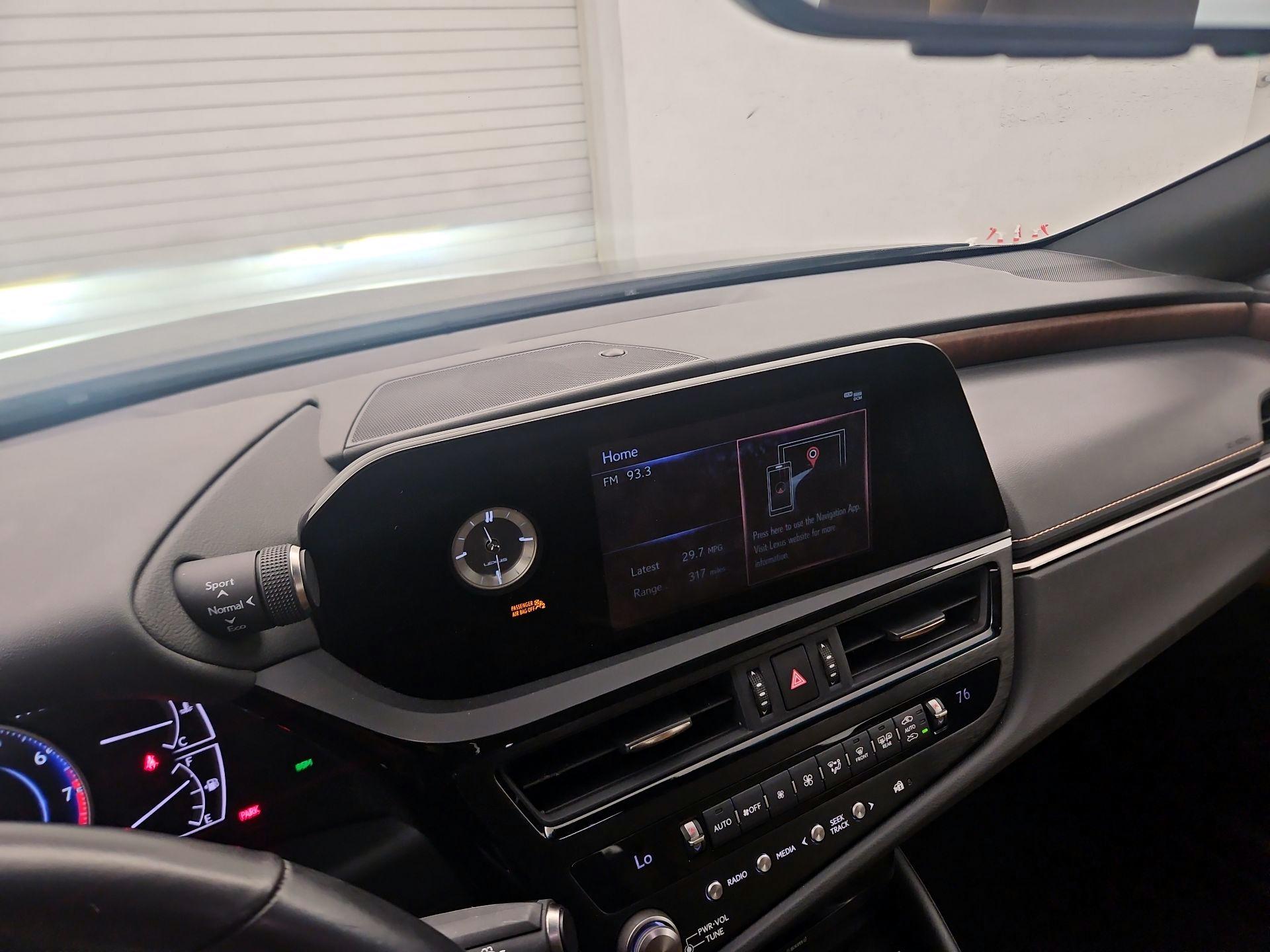 Thumbnail: 2022 Lexus ES - 13