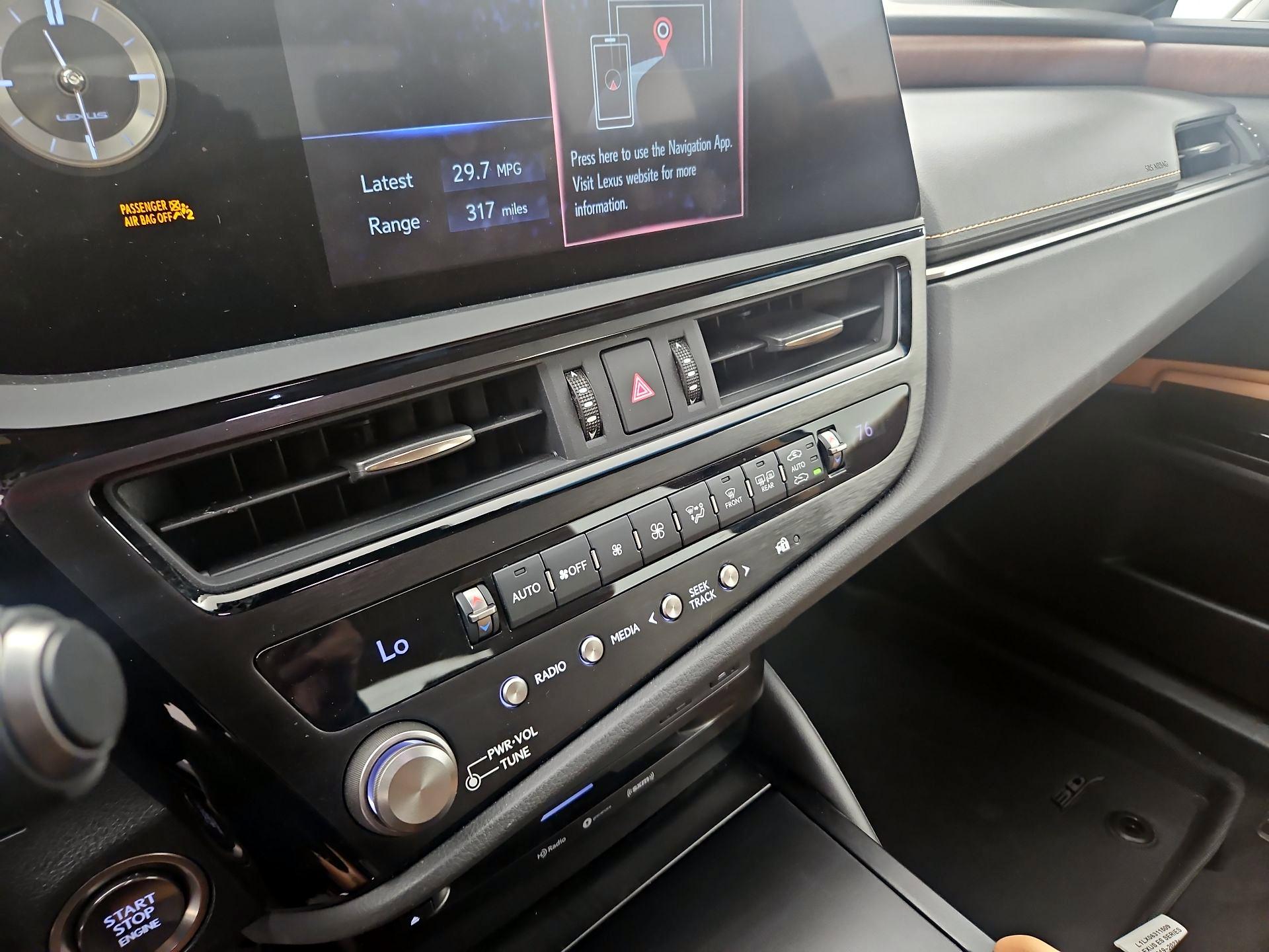 Thumbnail: 2022 Lexus ES - 14