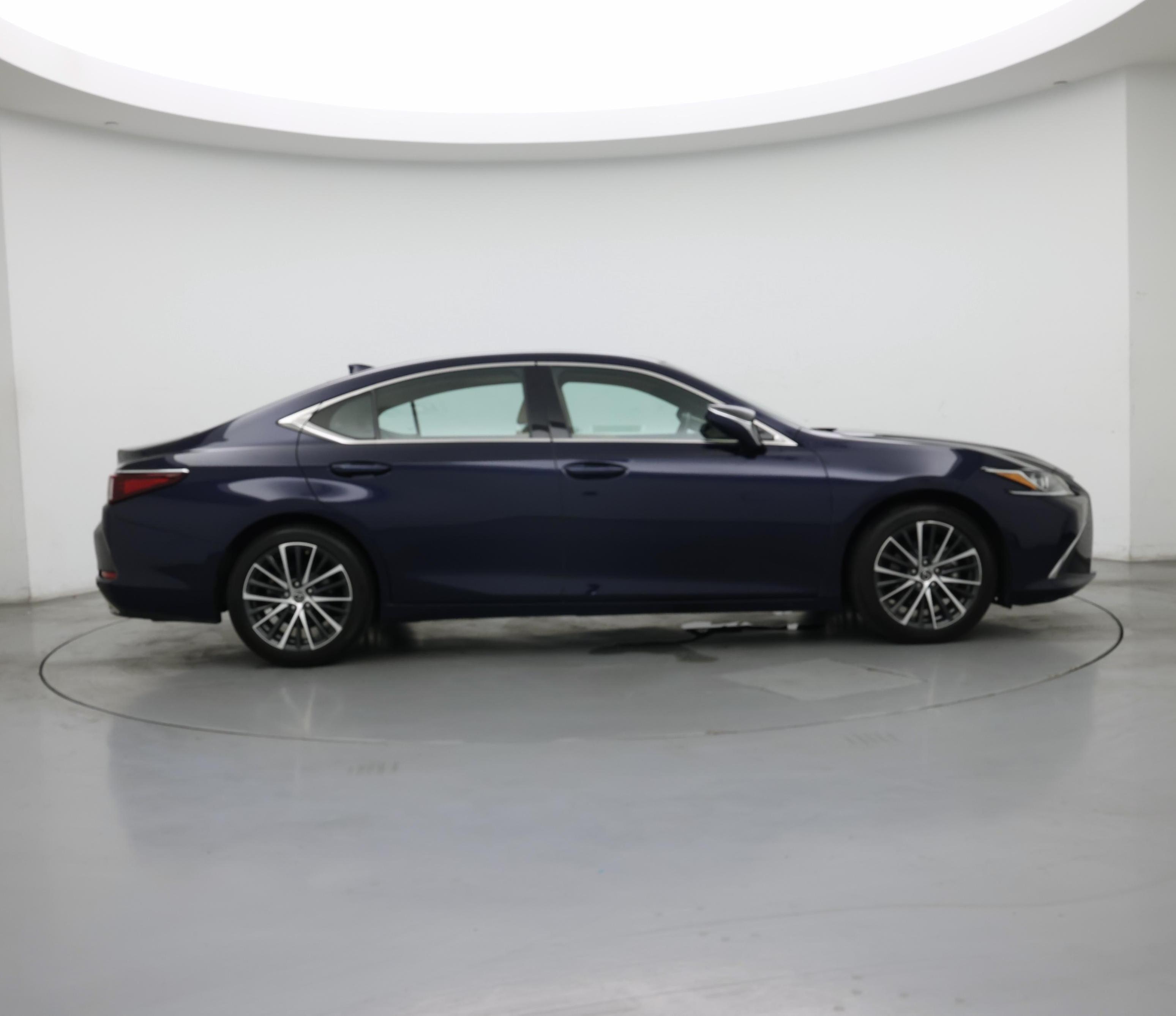 Thumbnail: 2022 Lexus ES - 7