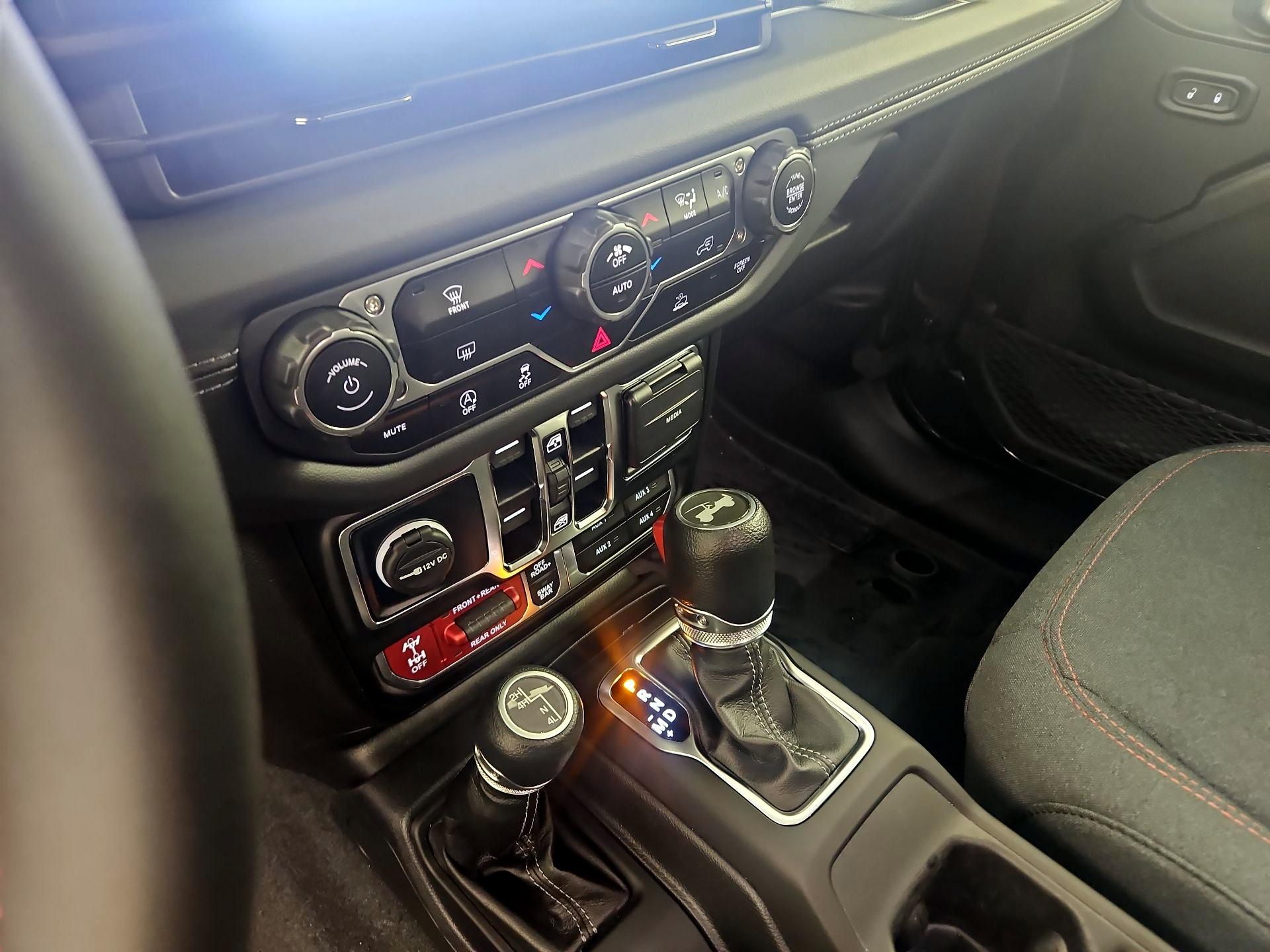 Thumbnail: 2024 Jeep Wrangler - 15