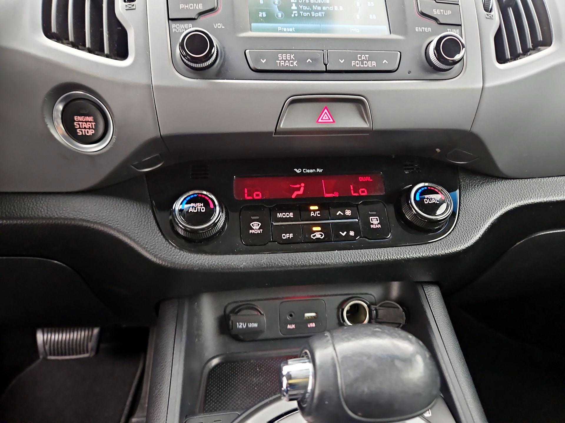 Thumbnail: 2016 Kia Sportage - 16