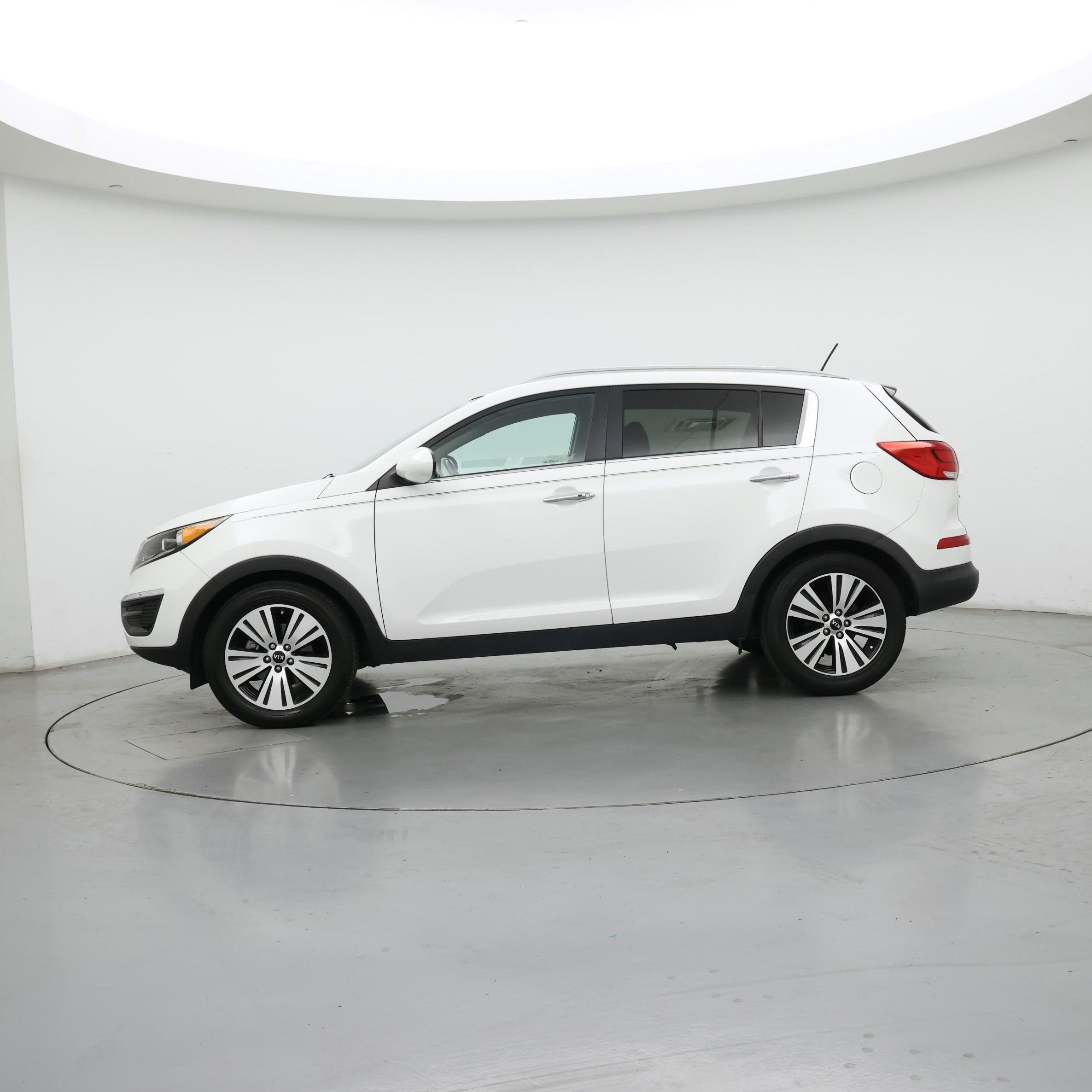 Thumbnail: 2016 Kia Sportage - 3