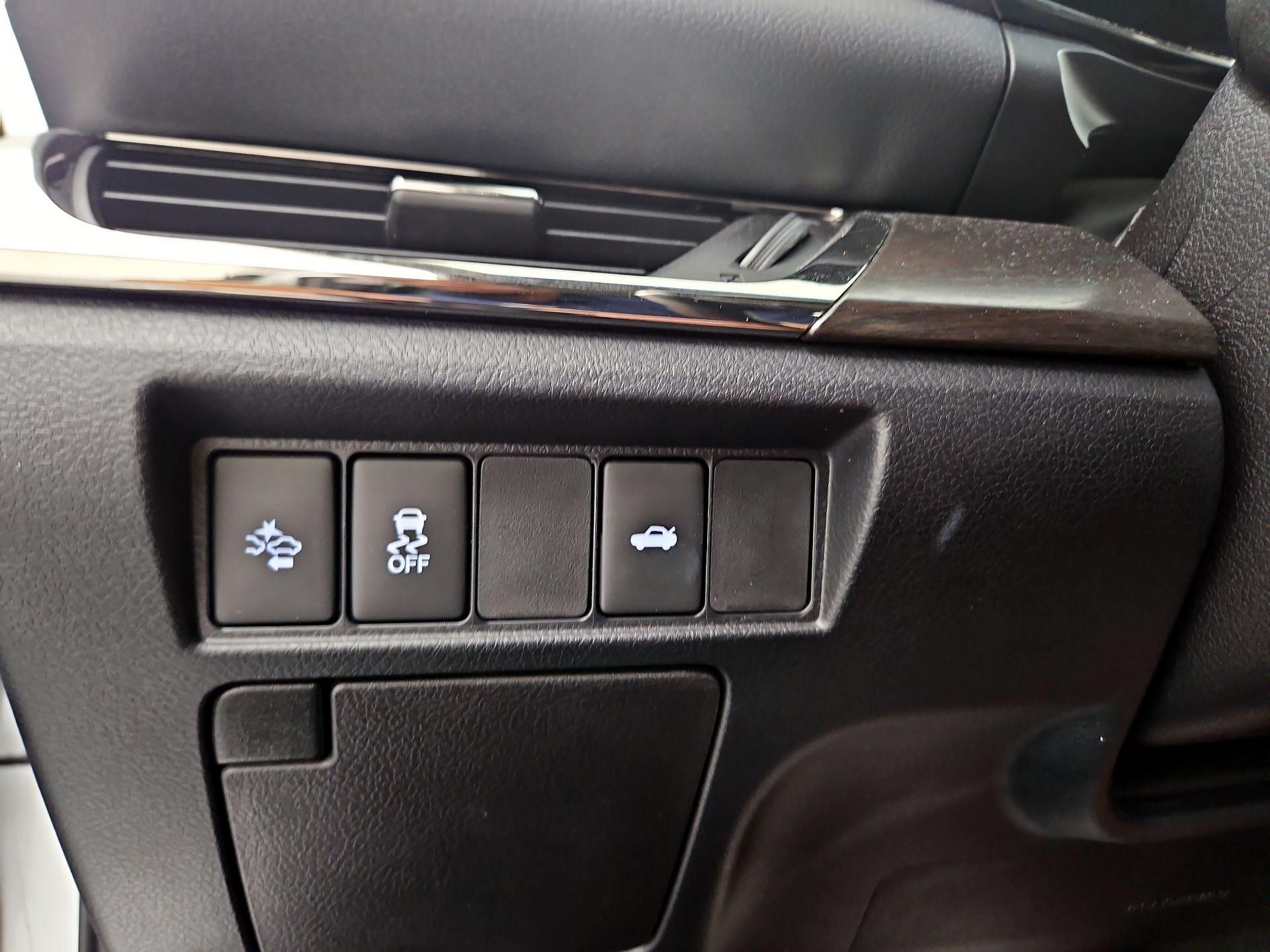 Thumbnail: 2018 Toyota Avalon - 13