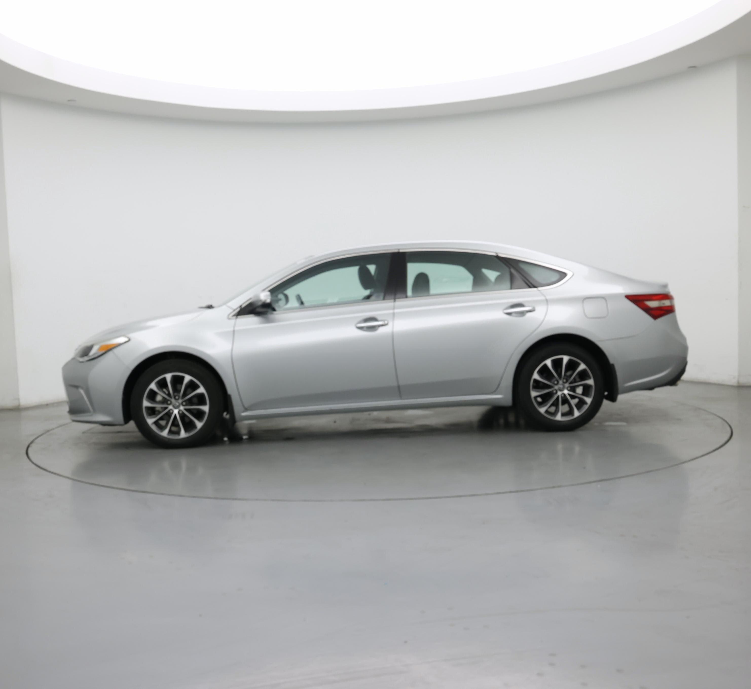 Thumbnail: 2018 Toyota Avalon - 3