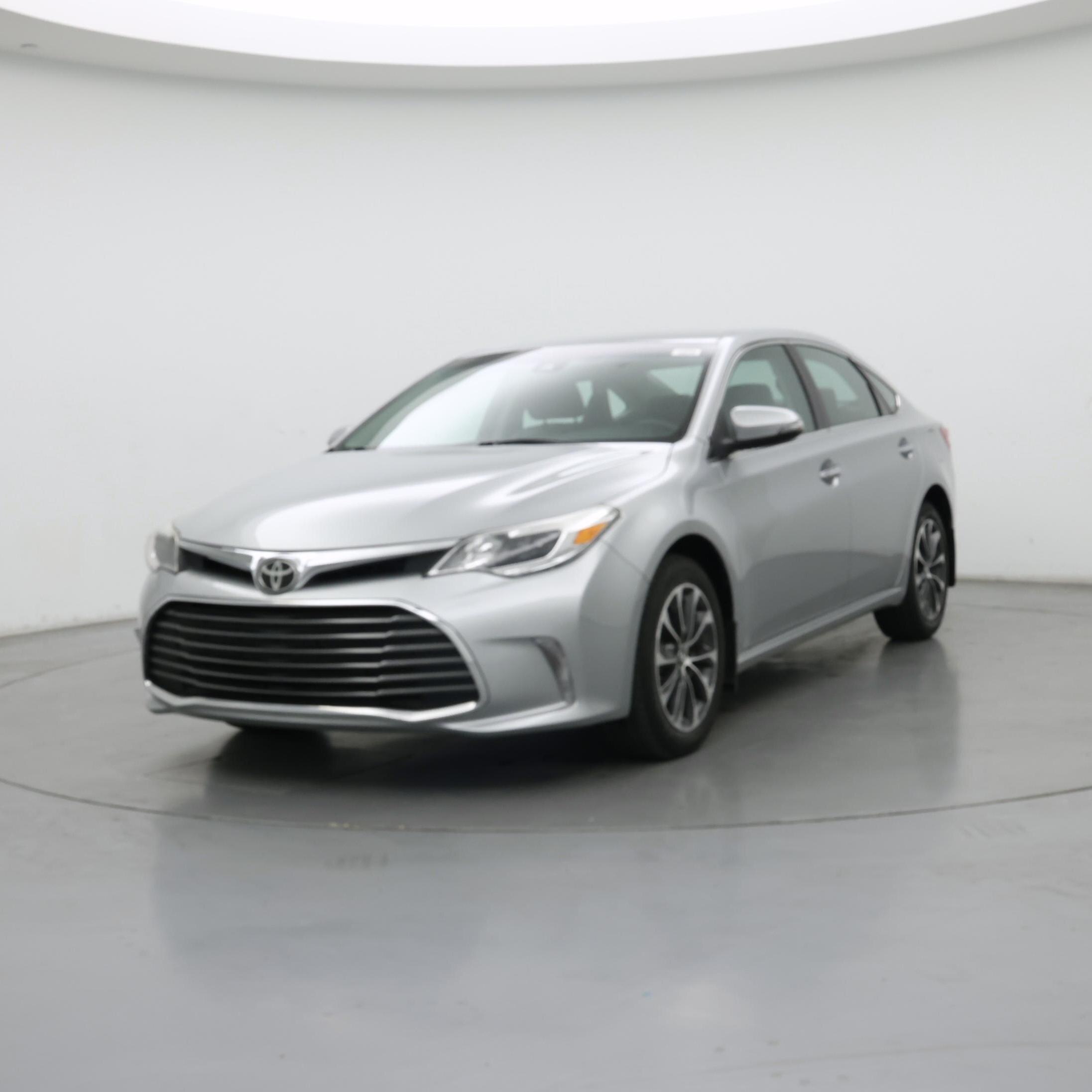 Thumbnail: 2018 Toyota Avalon - 4