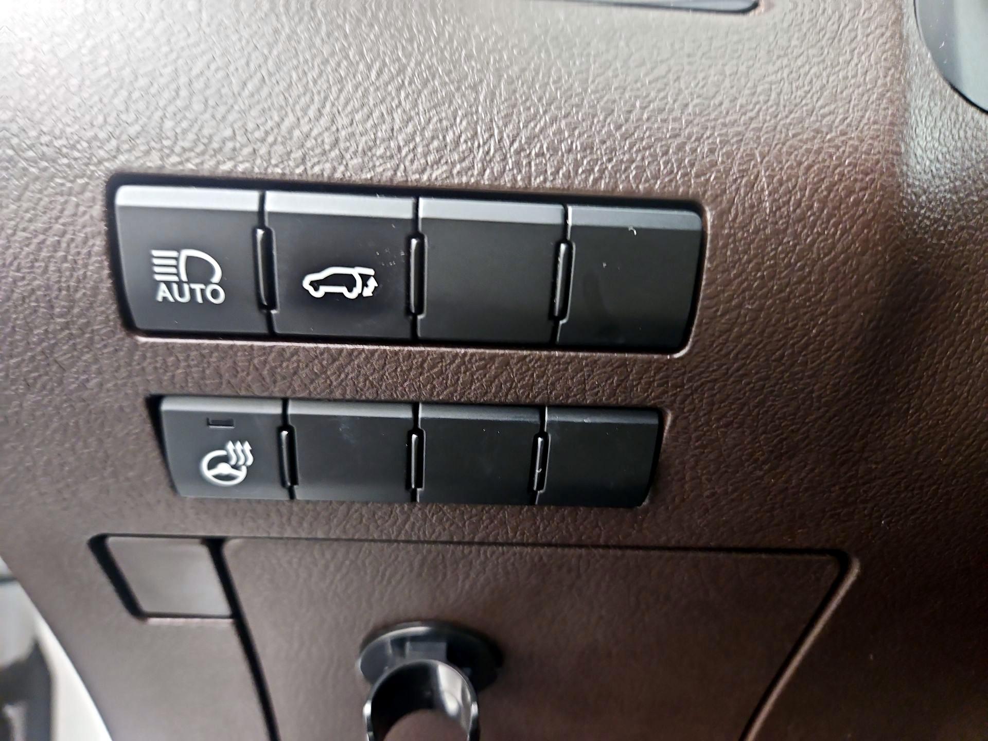 Thumbnail: 2020 Lexus RX - 11