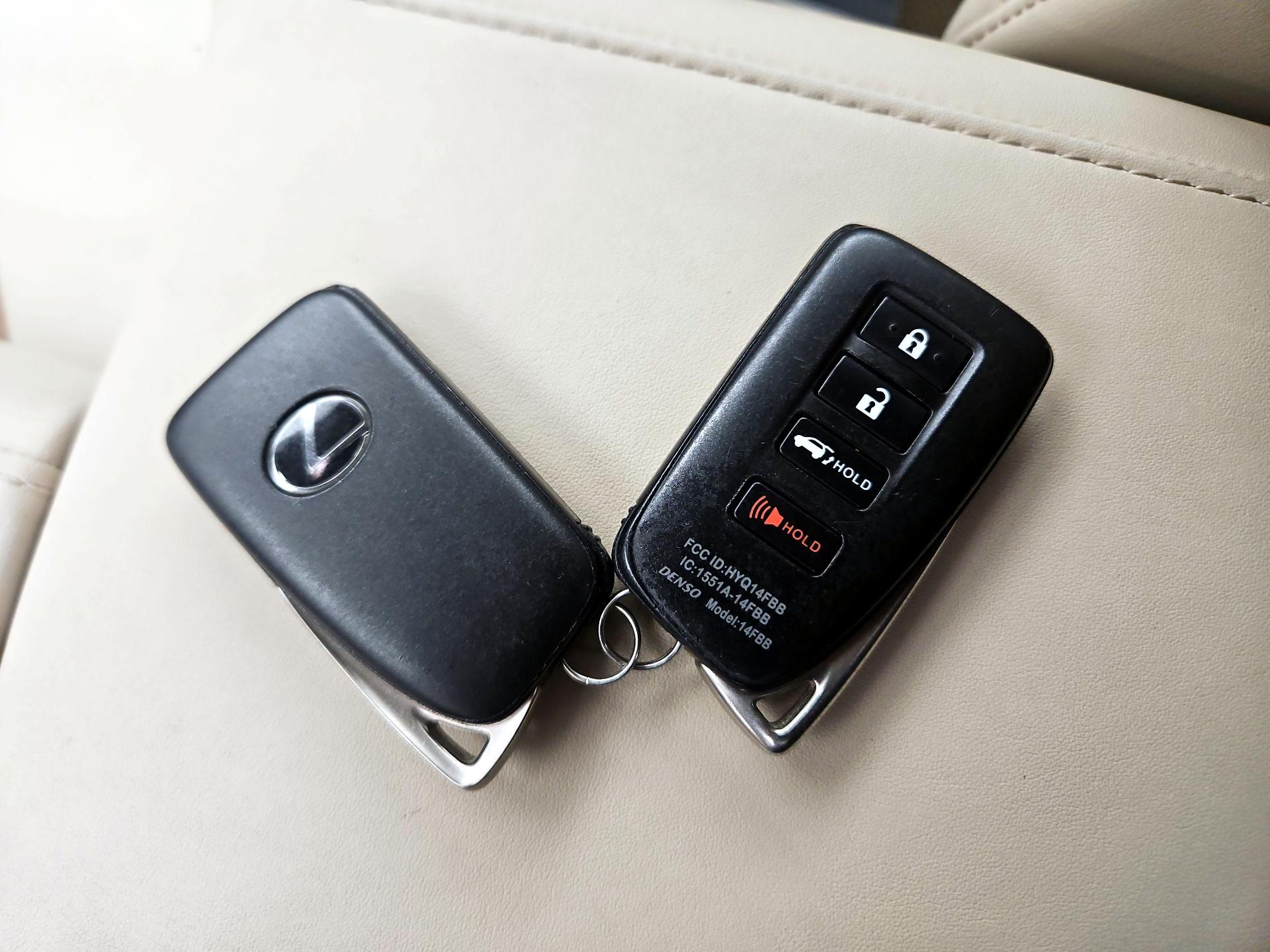 Thumbnail: 2020 Lexus RX - 20