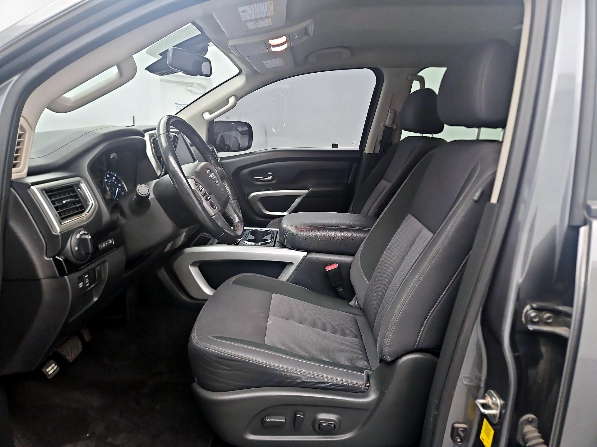 Thumbnail: 2020 Nissan Titan - 11