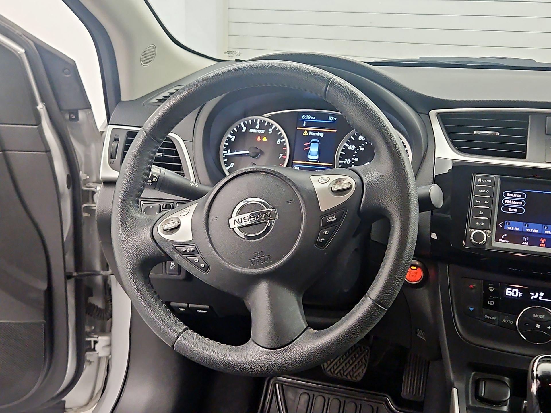 Thumbnail: 2019 Nissan Sentra - 10