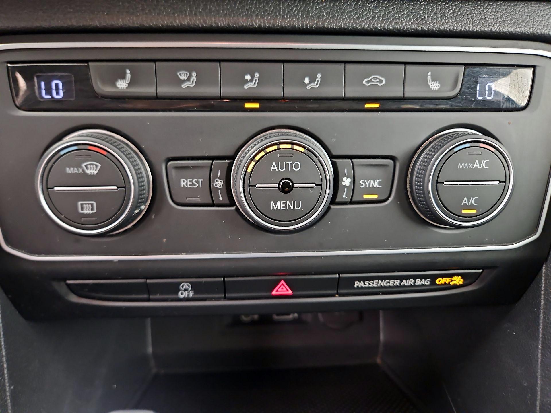 Thumbnail: 2019 Volkswagen Atlas - 16