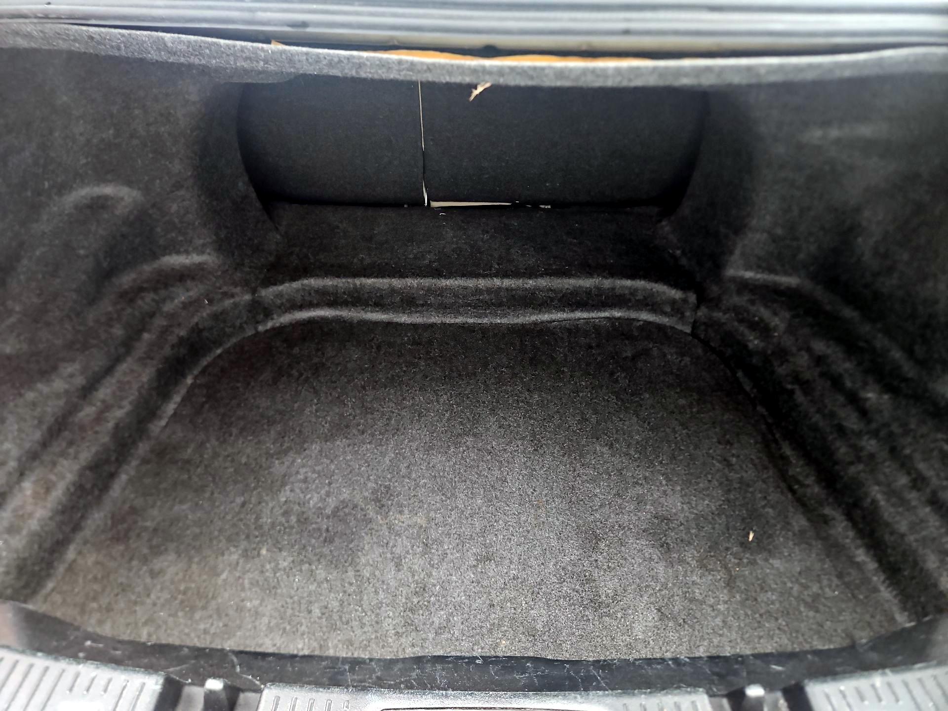 Thumbnail: 2018 Ford Taurus - 17