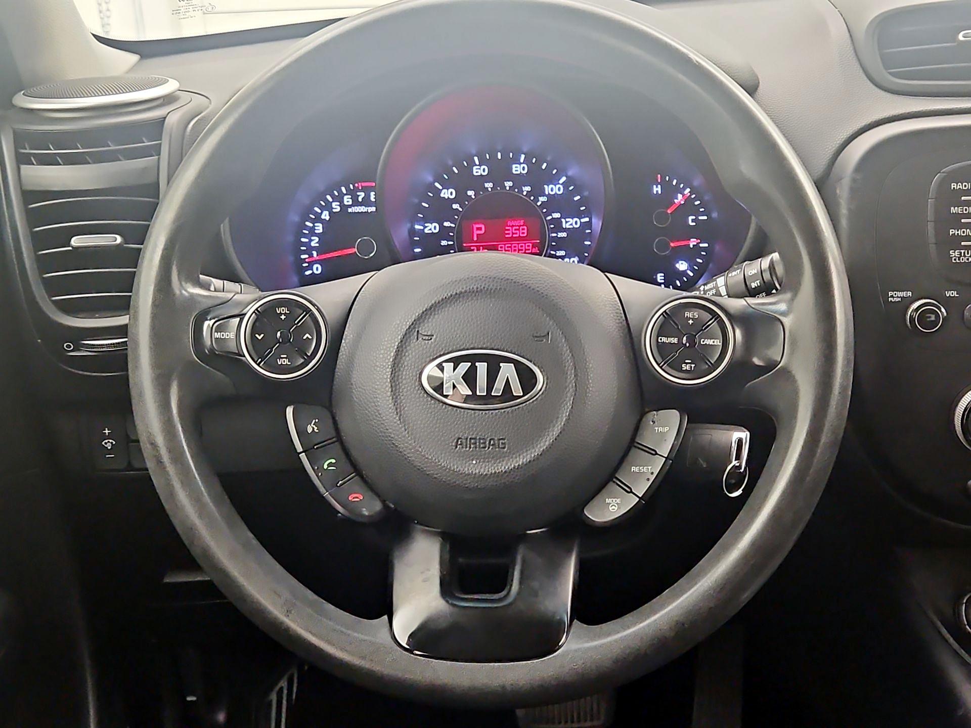Thumbnail: 2016 Kia Soul - 10