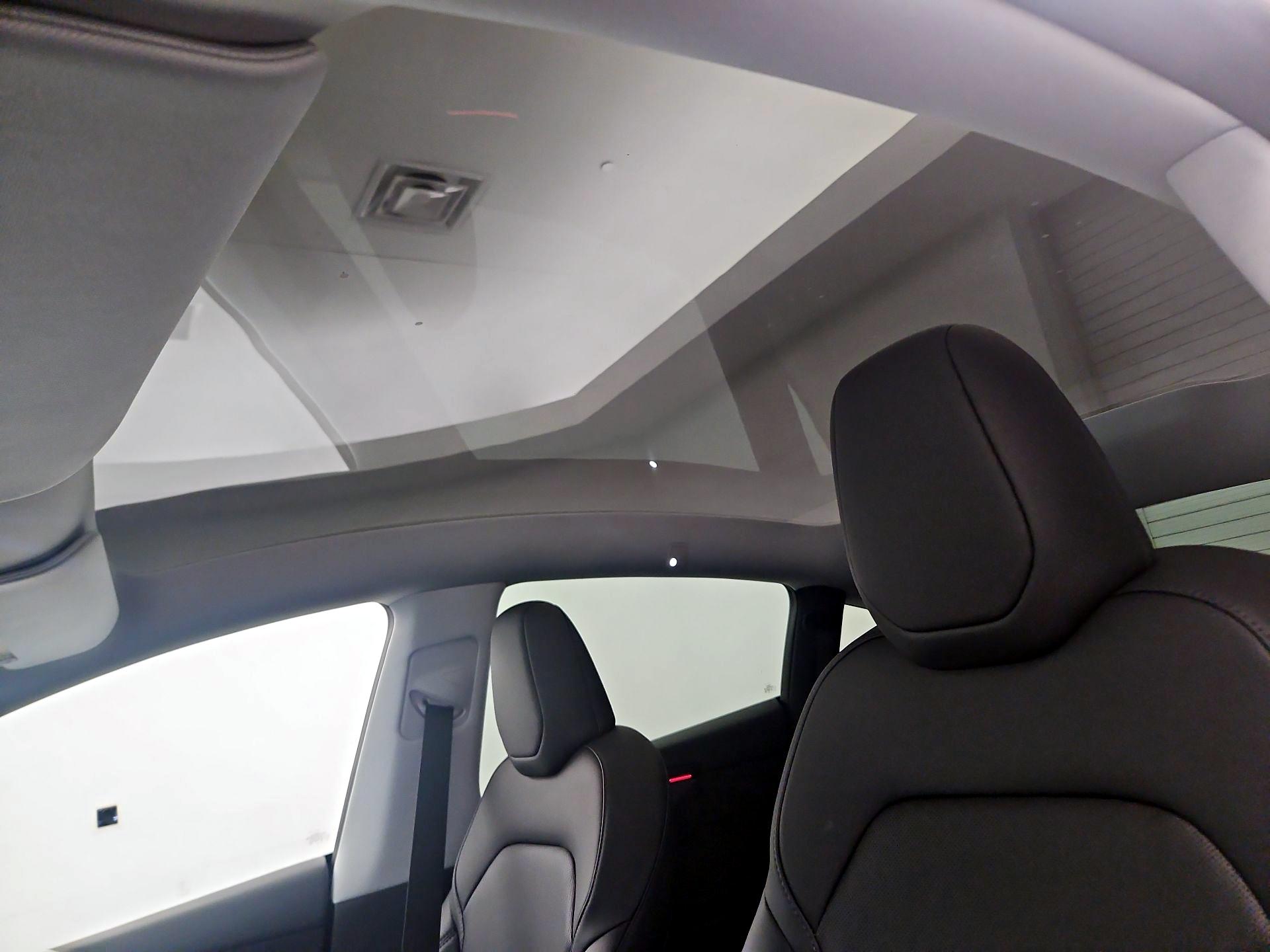 Thumbnail: 2026 Tesla Model Y - 17