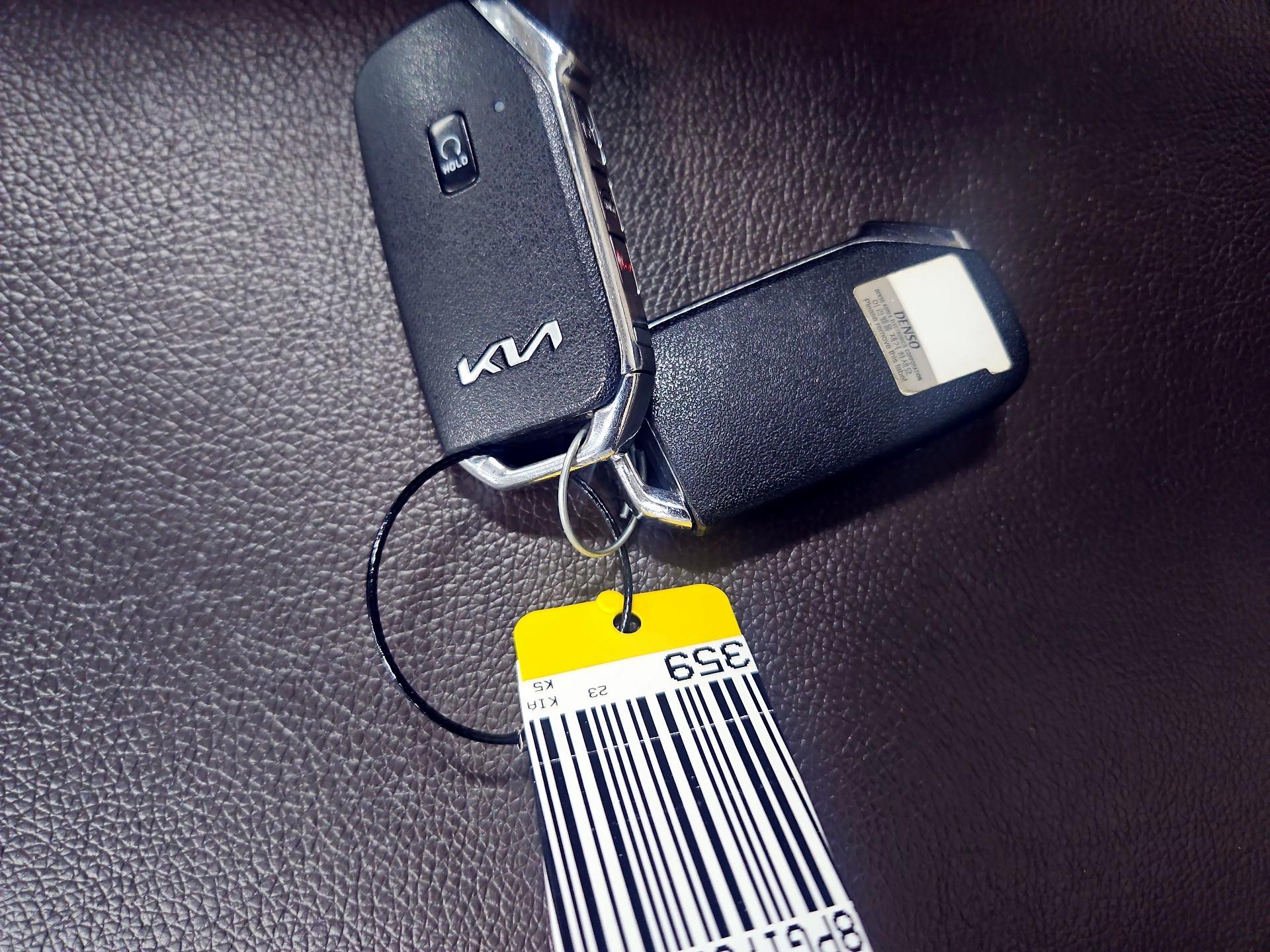 Thumbnail: 2023 Kia K5 - 19