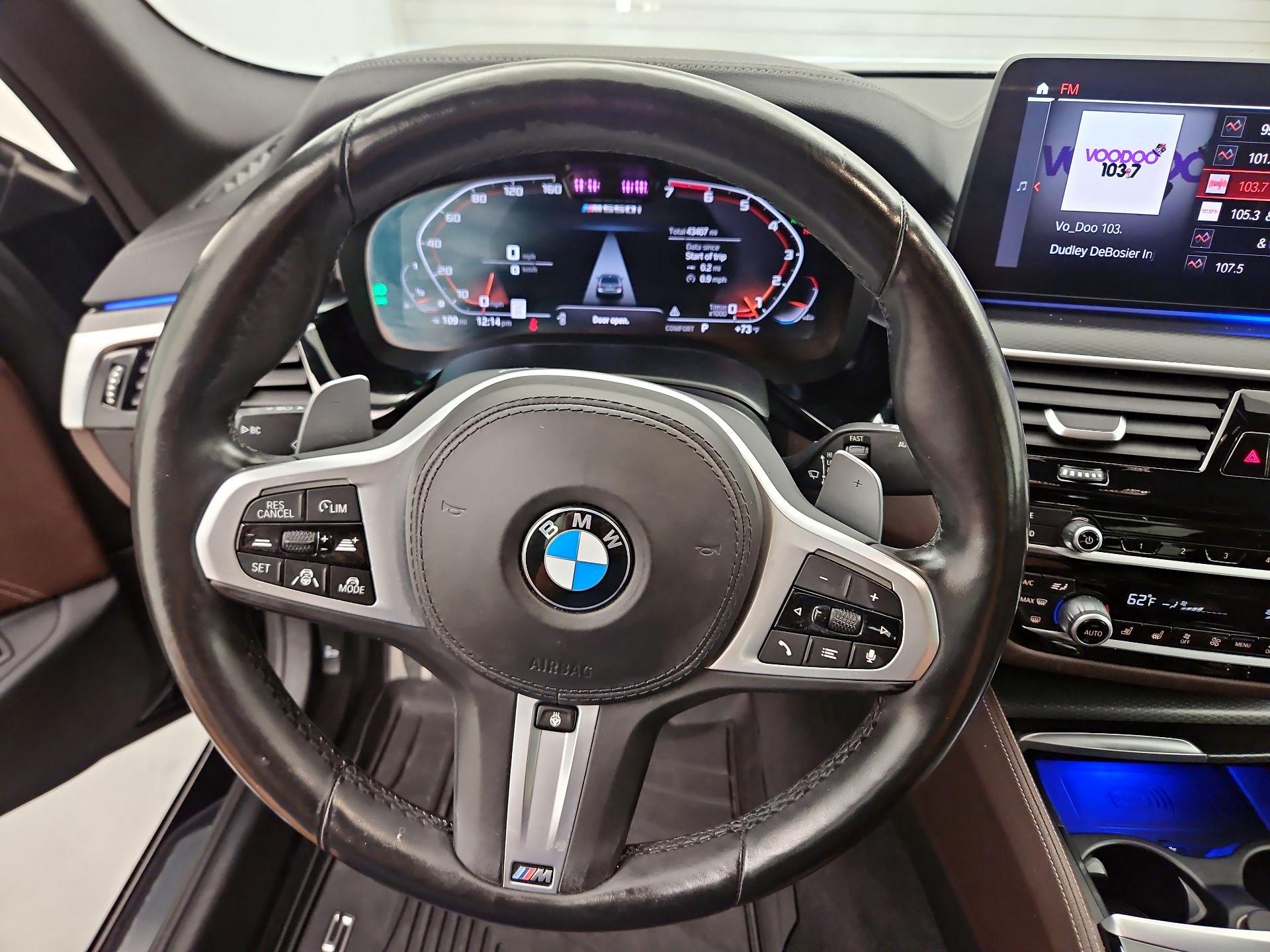 Thumbnail: 2021 BMW 5 Series - 10