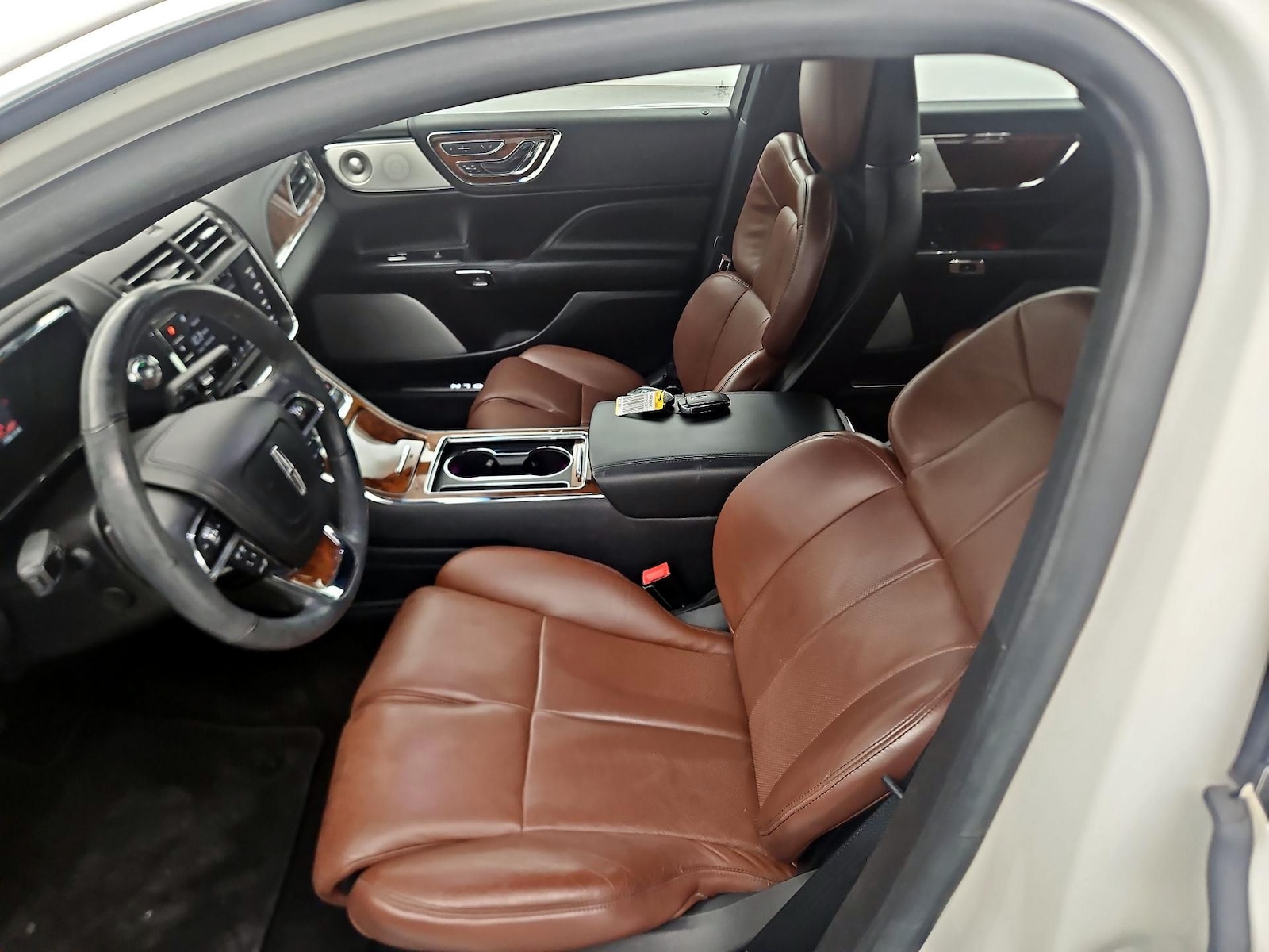 2019 Lincoln Continental Reserve - Photo 12