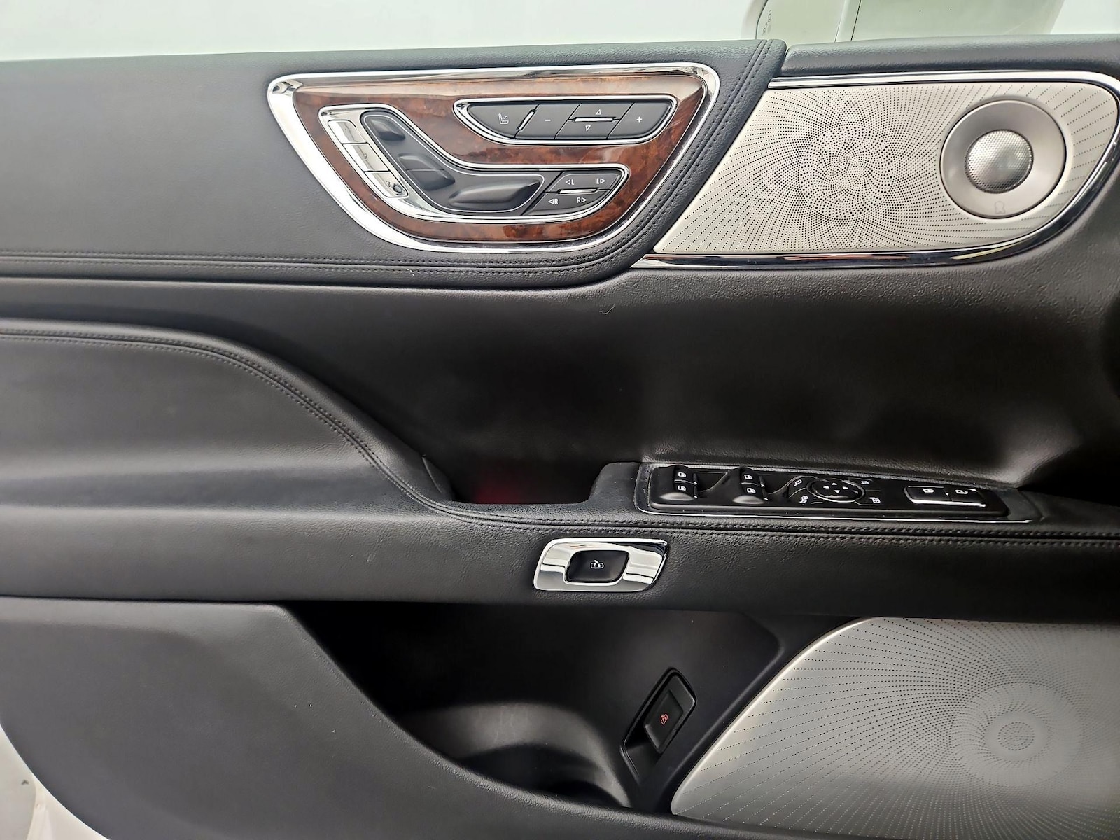 2019 Lincoln Continental Reserve - Photo 13