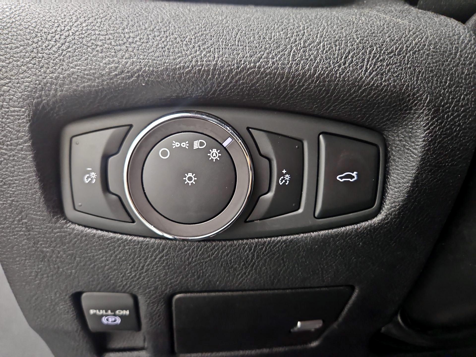 Thumbnail: 2019 Lincoln Continental - 13