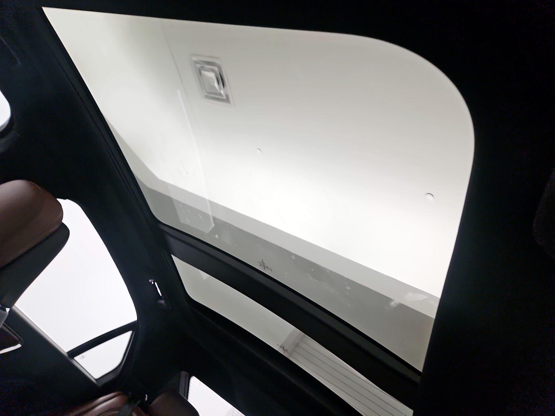 Thumbnail: 2019 Lincoln Continental - 18