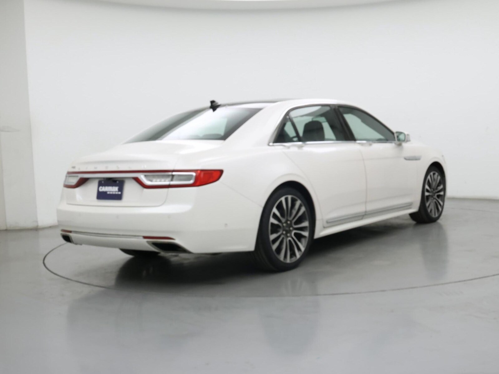 2019 Lincoln Continental Reserve - Photo 9