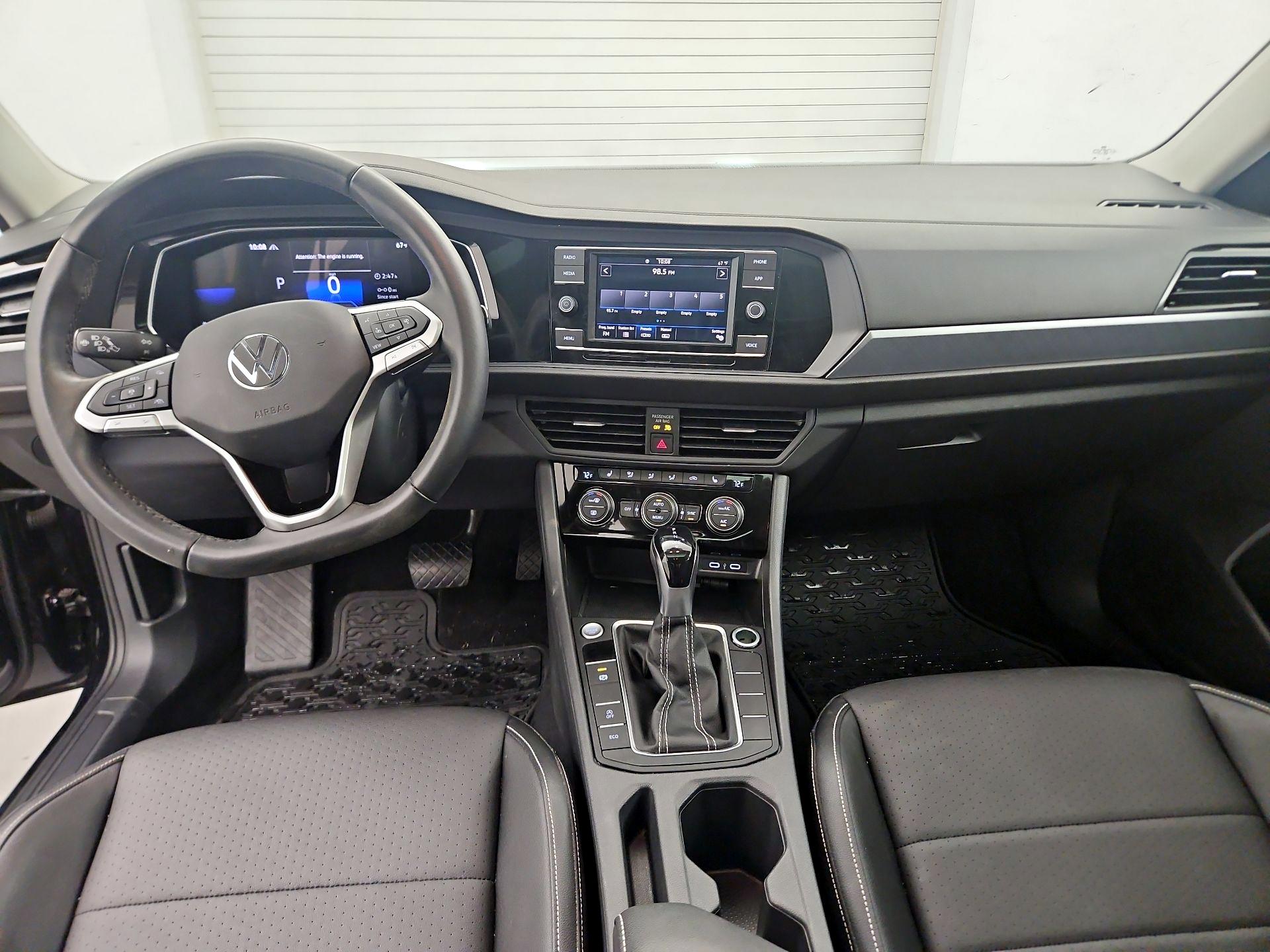 Thumbnail: 2023 Volkswagen Jetta - 9