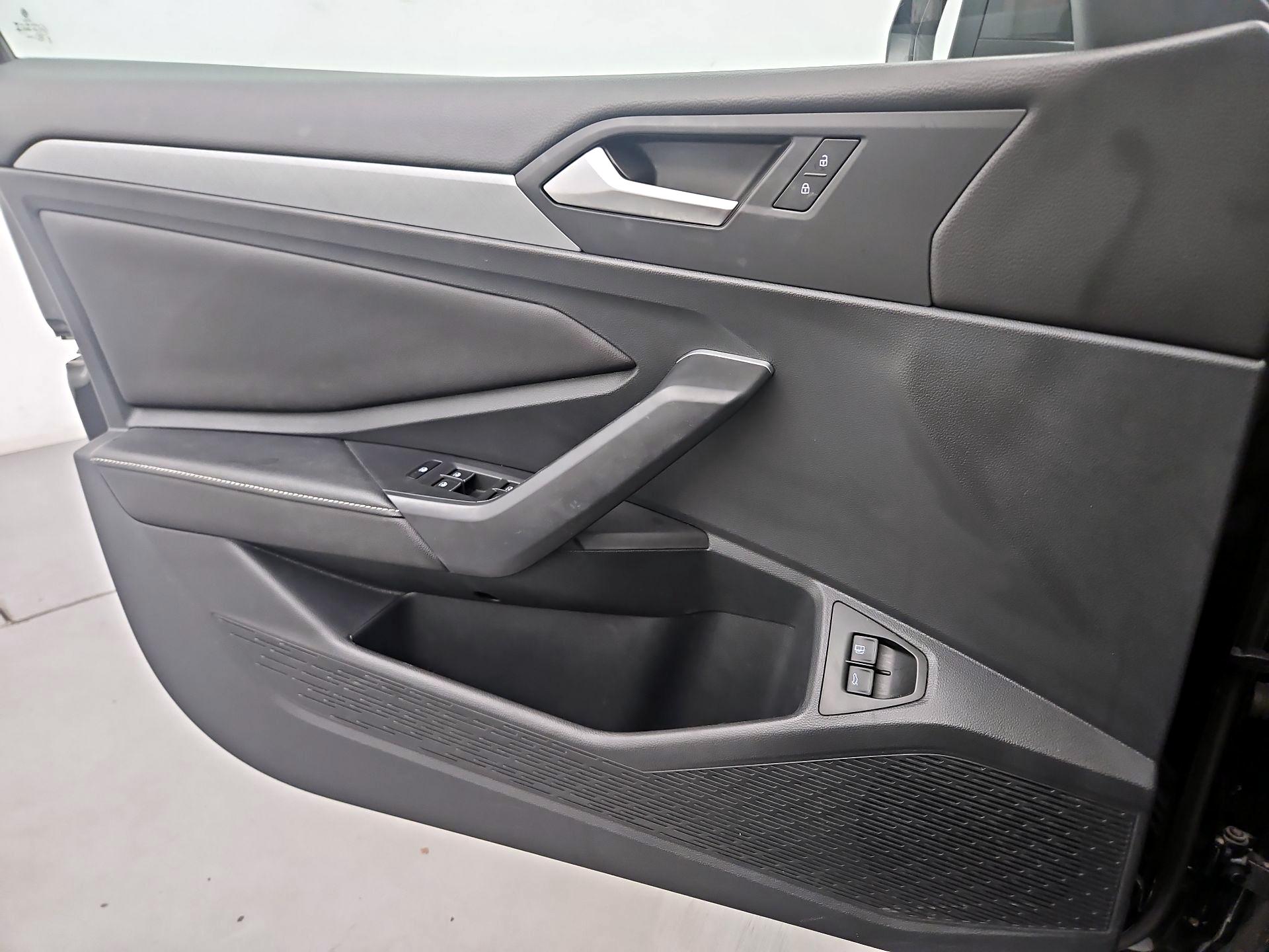 Thumbnail: 2023 Volkswagen Jetta - 12