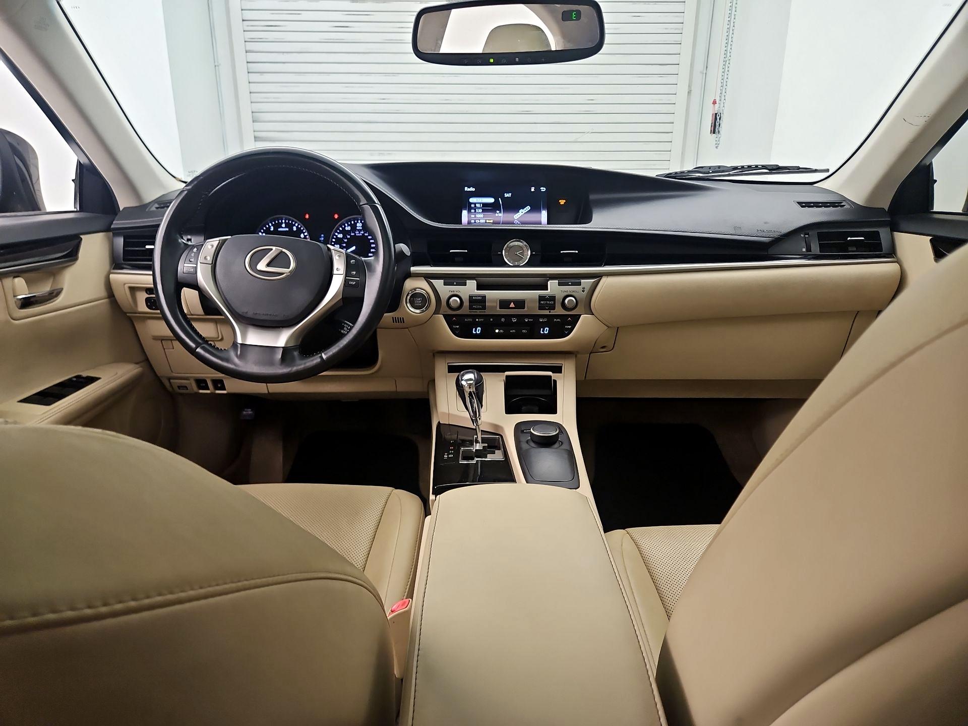 Thumbnail: 2015 Lexus ES - 9