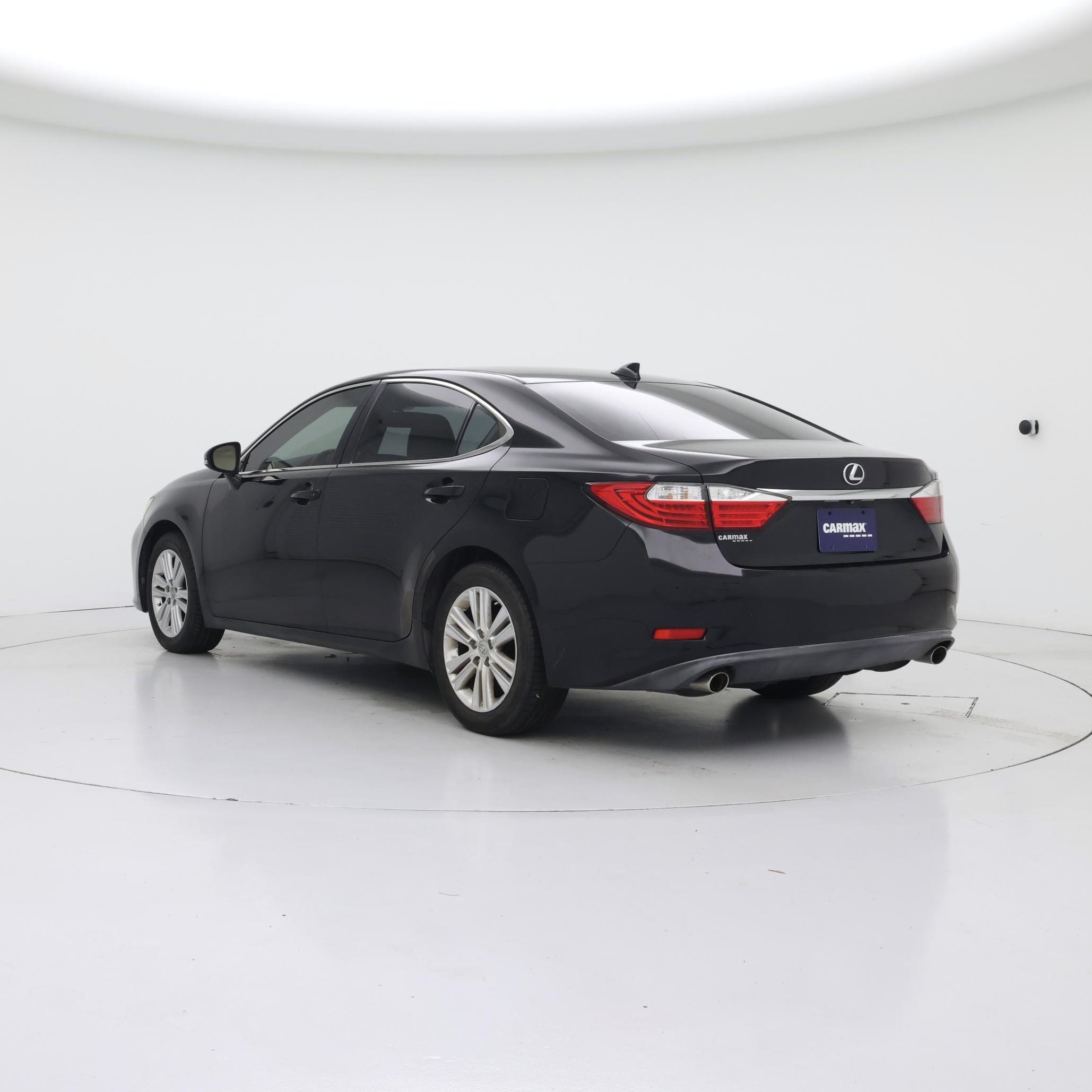 Thumbnail: 2015 Lexus ES - 2