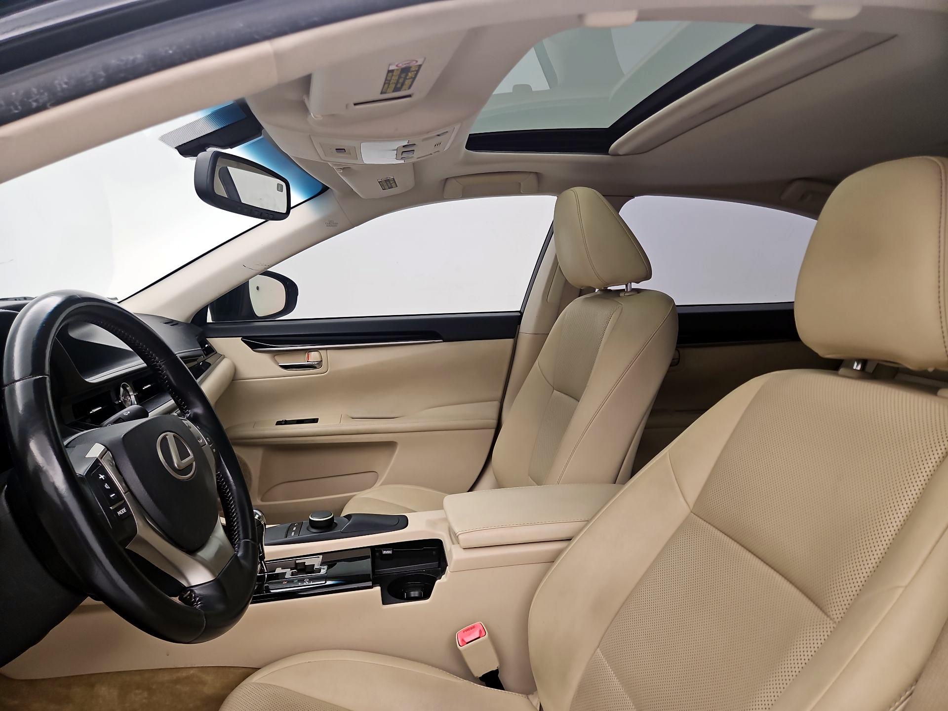 Thumbnail: 2015 Lexus ES - 19