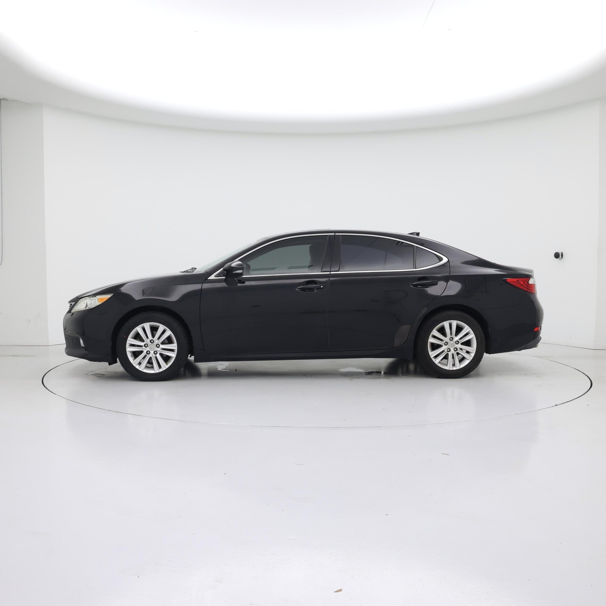 Thumbnail: 2015 Lexus ES - 3