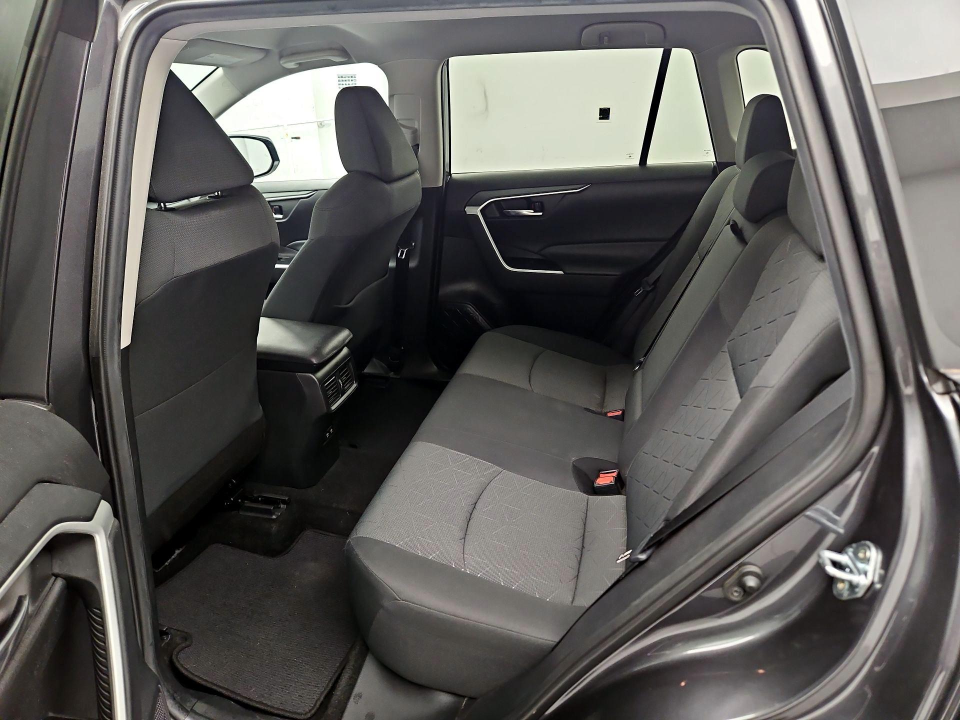 Thumbnail: 2021 Toyota RAV4 - 16