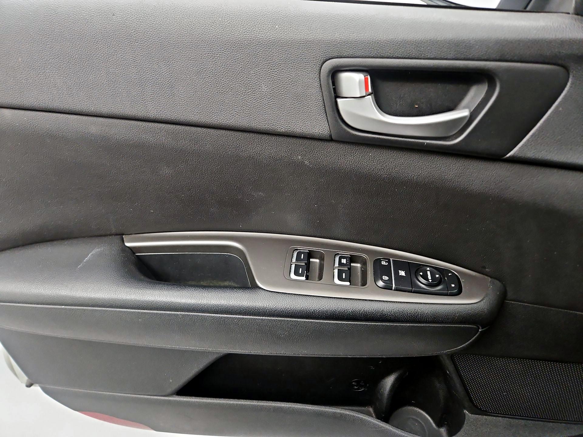 Thumbnail: 2020 Kia Optima - 10