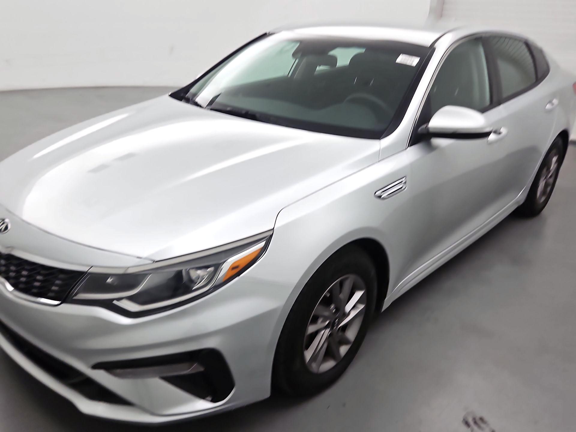 Thumbnail: 2020 Kia Optima - 3