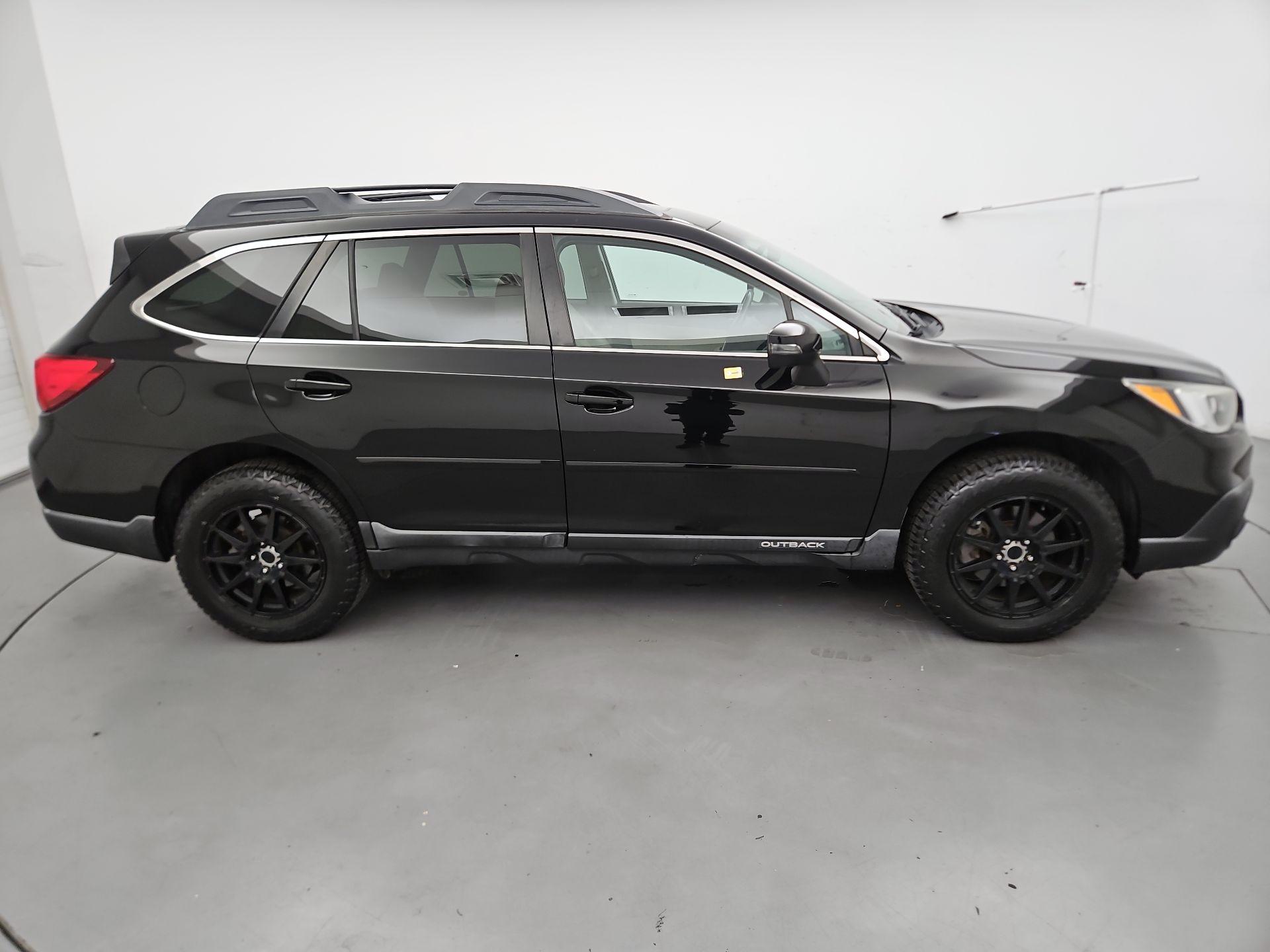 Thumbnail: 2017 Subaru Outback - 4
