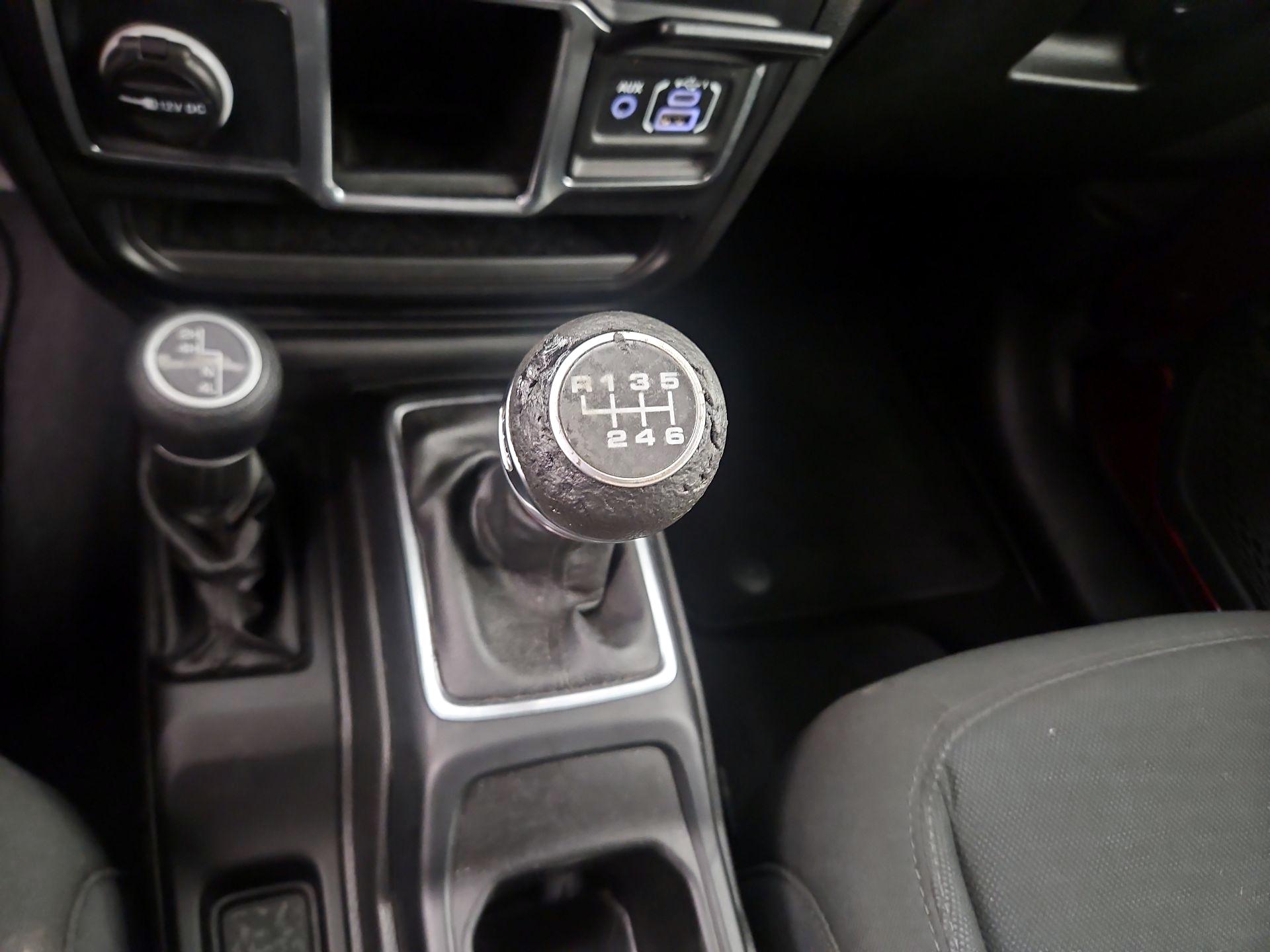 Thumbnail: 2021 Jeep Gladiator - 15