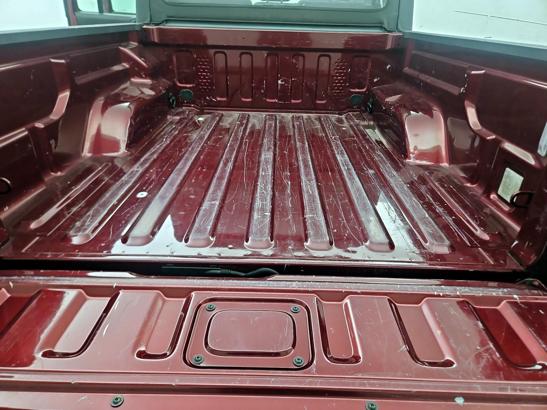 Thumbnail: 2021 Jeep Gladiator - 18