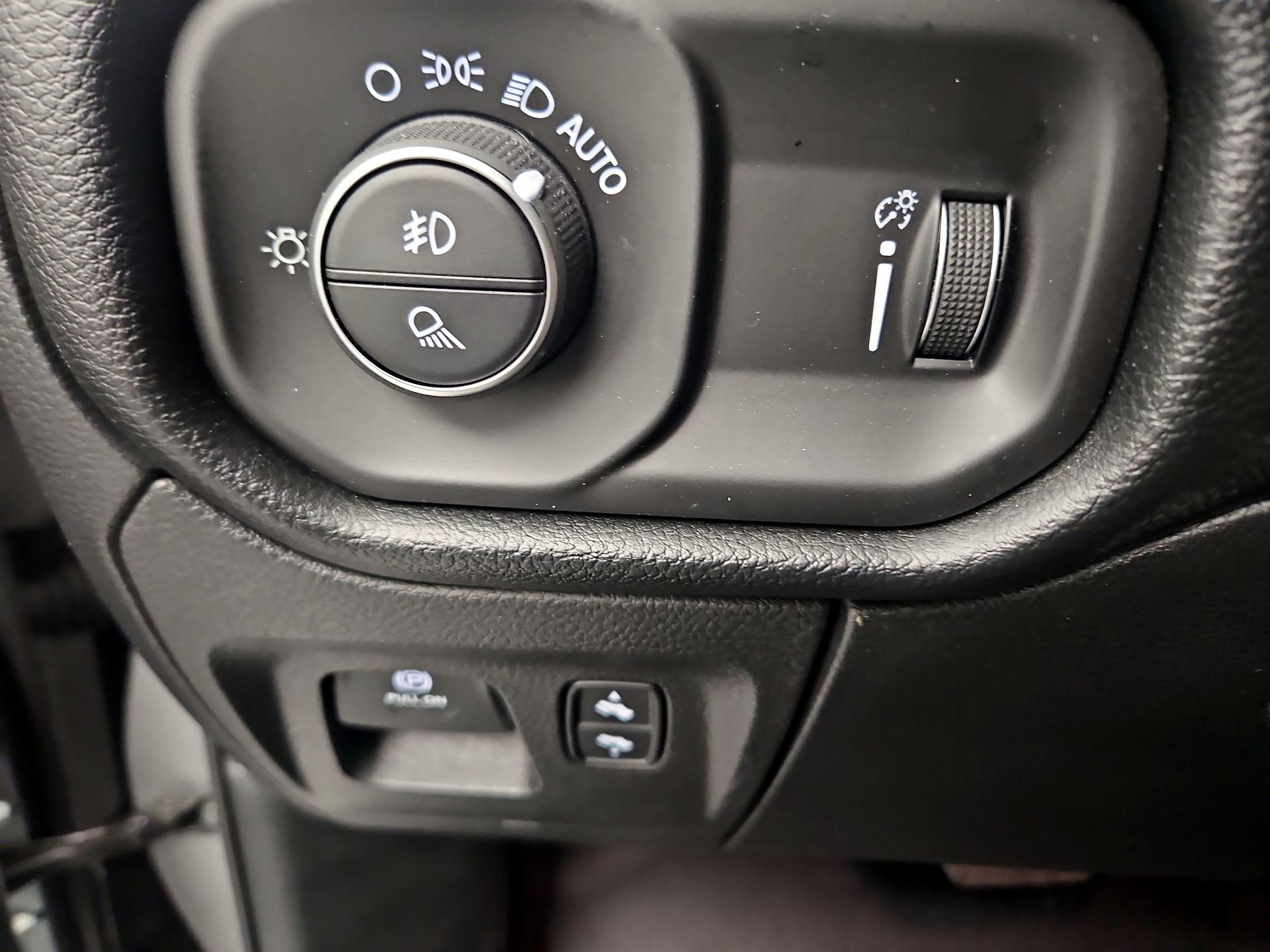 Thumbnail: 2020 RAM 1500 - 13