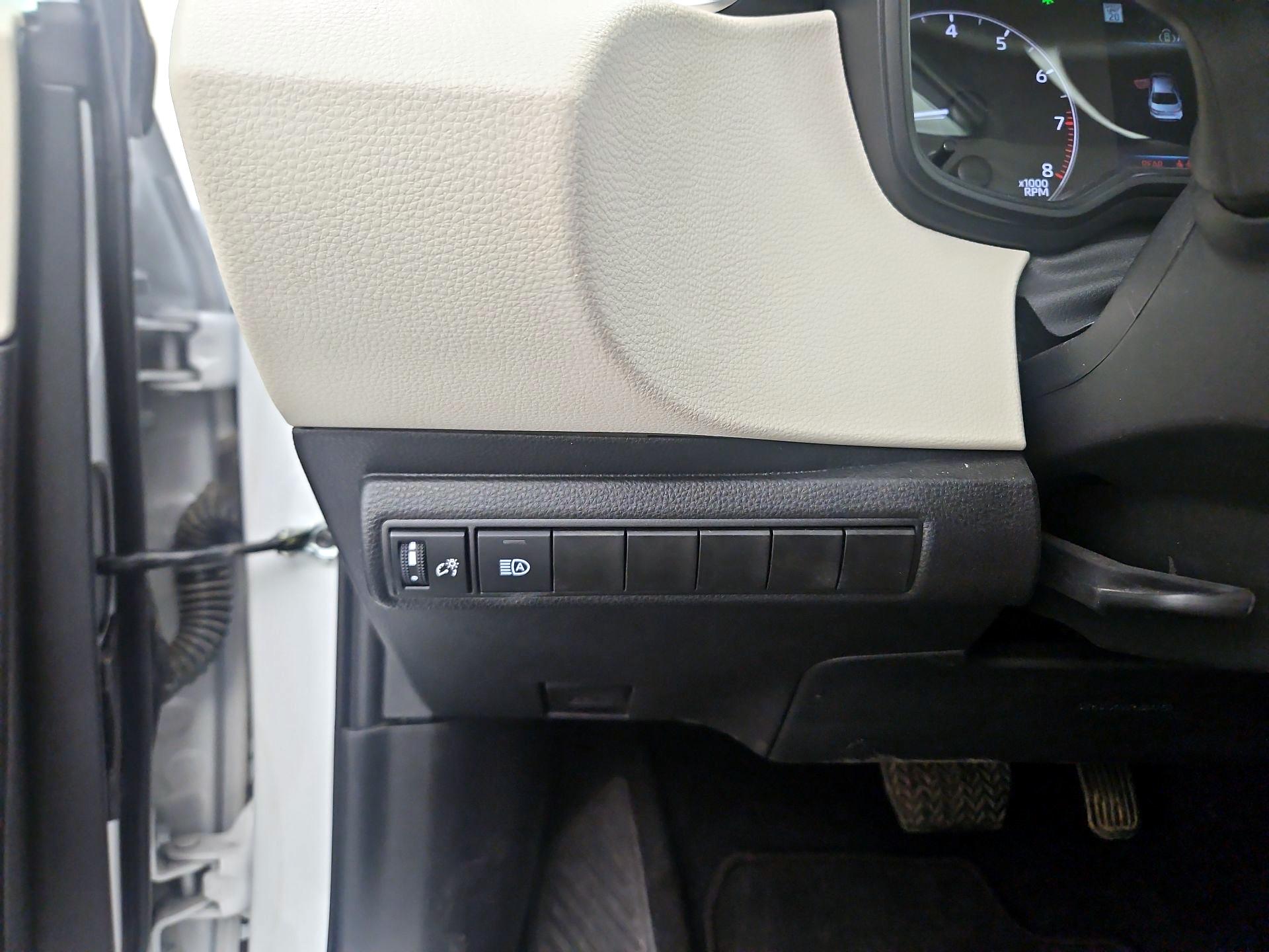 Thumbnail: 2025 Toyota Corolla - 13