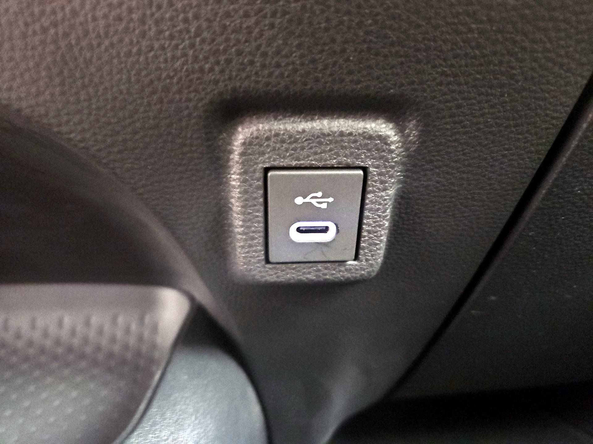 Thumbnail: 2025 Toyota Corolla - 18