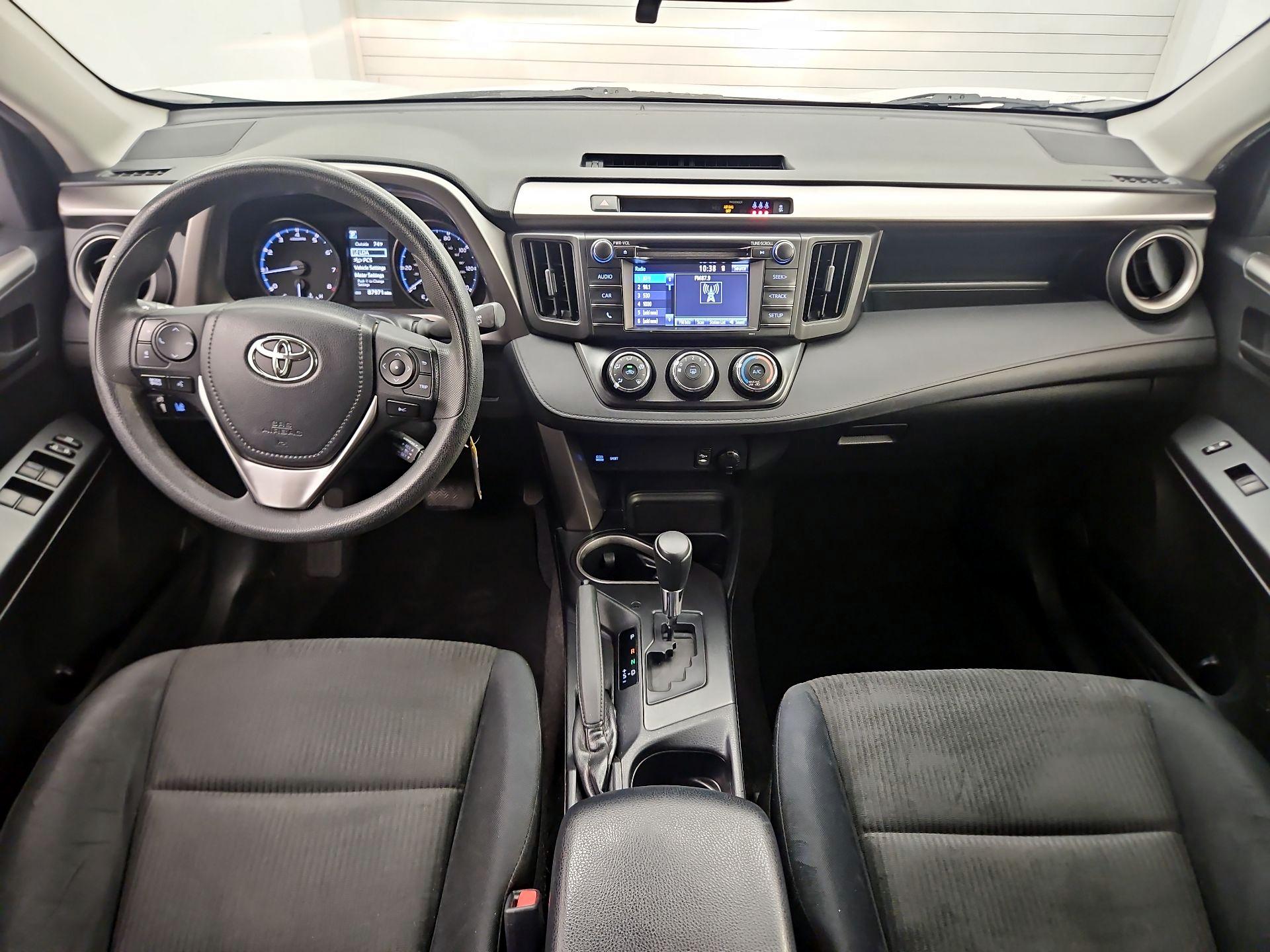 Thumbnail: 2017 Toyota RAV4 - 9
