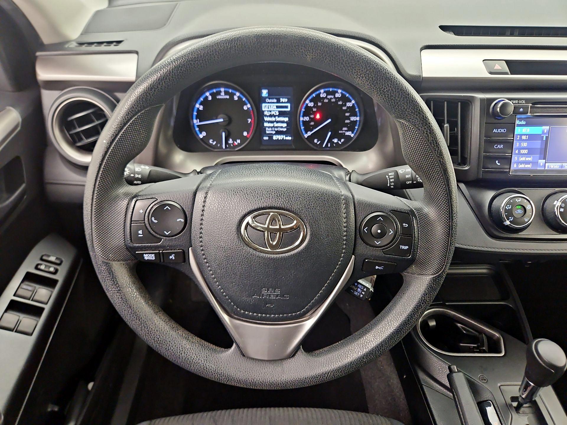 Thumbnail: 2017 Toyota RAV4 - 10