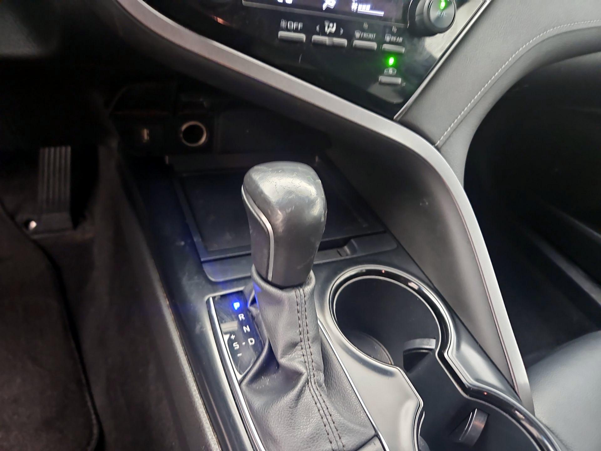 Thumbnail: 2020 Toyota Camry - 17