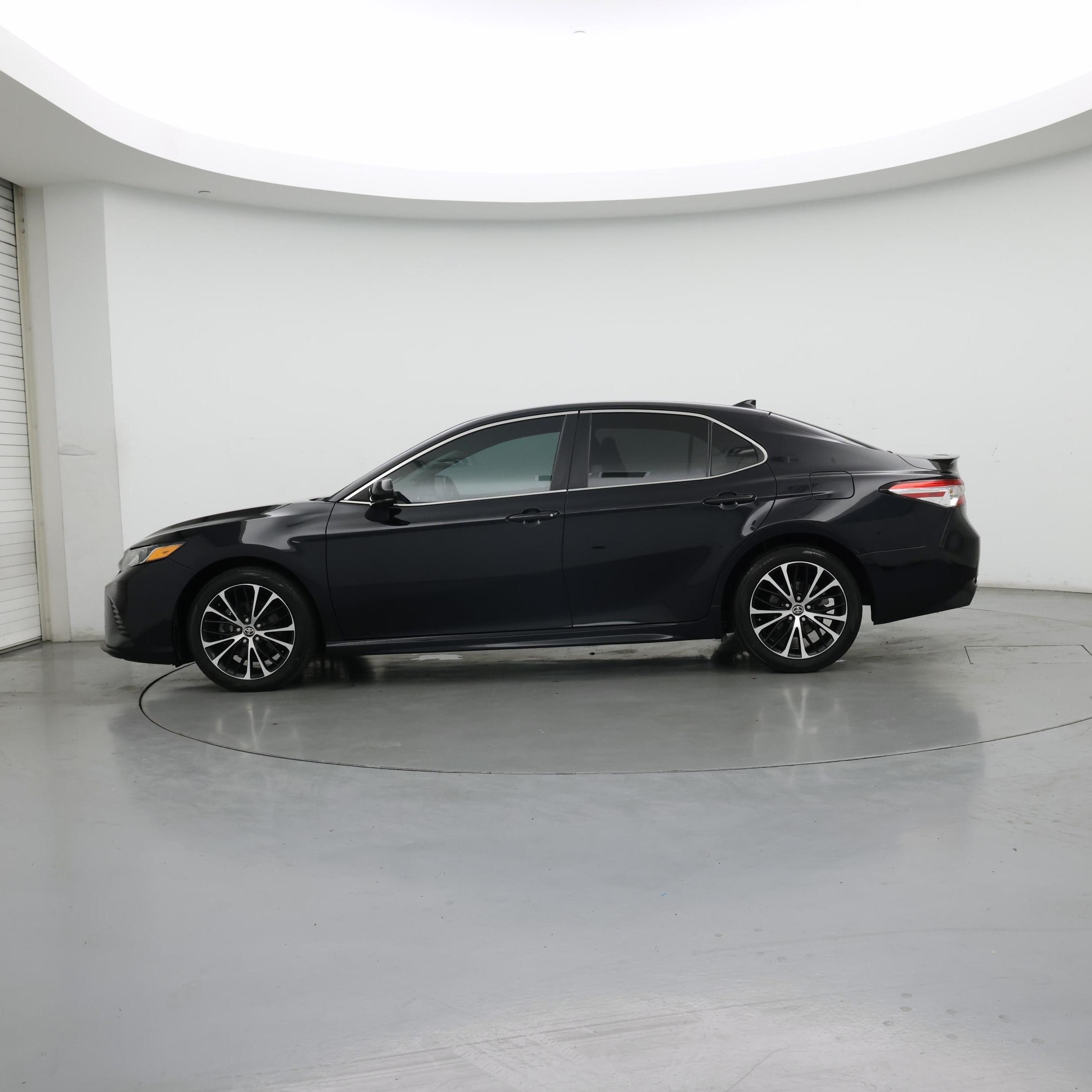 Thumbnail: 2020 Toyota Camry - 3