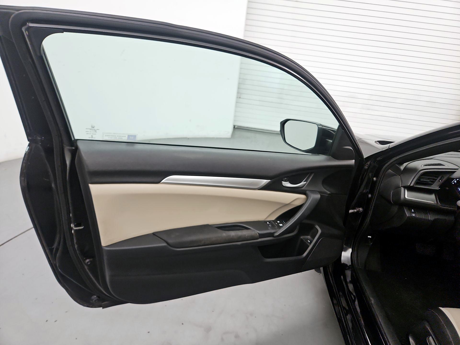 Thumbnail: 2017 Honda Civic - 12