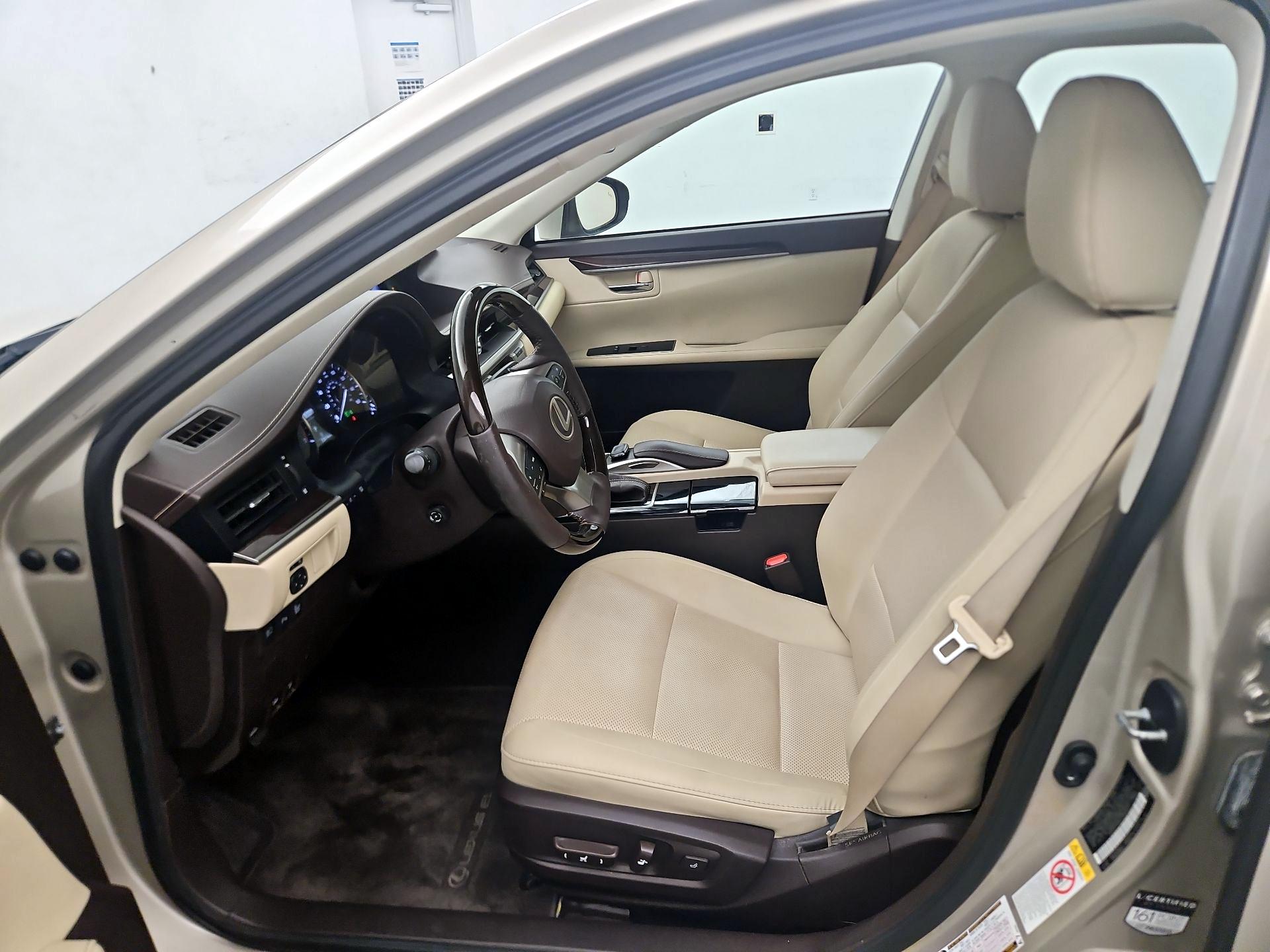 Thumbnail: 2018 Lexus ES - 11