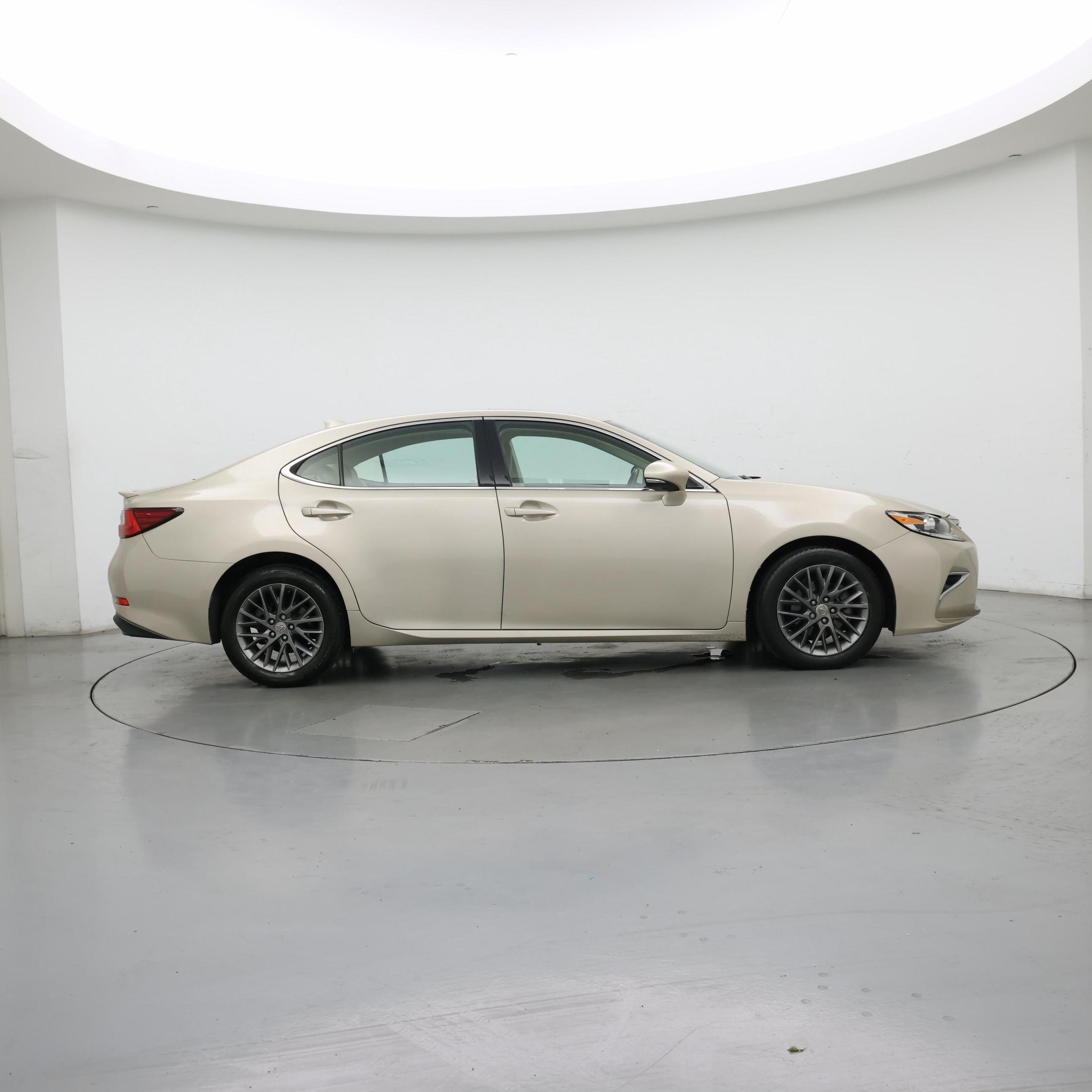 Thumbnail: 2018 Lexus ES - 7