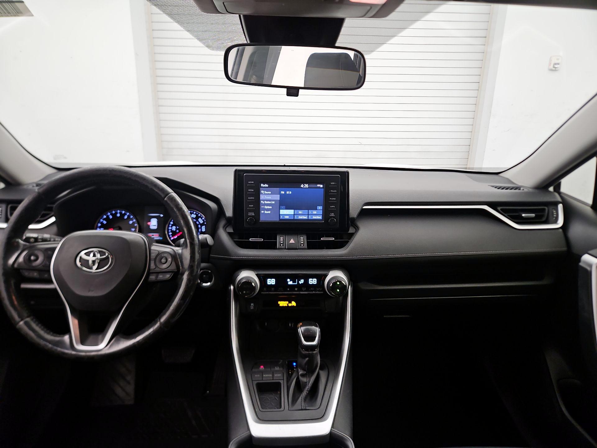 Thumbnail: 2019 Toyota RAV4 - 9