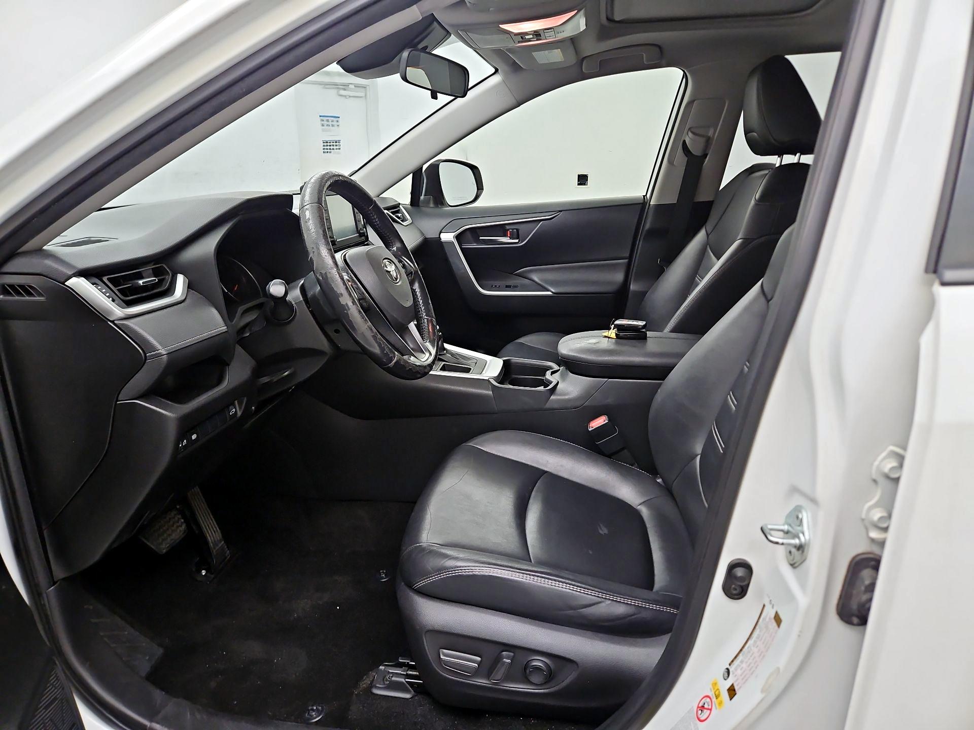 Thumbnail: 2019 Toyota RAV4 - 11