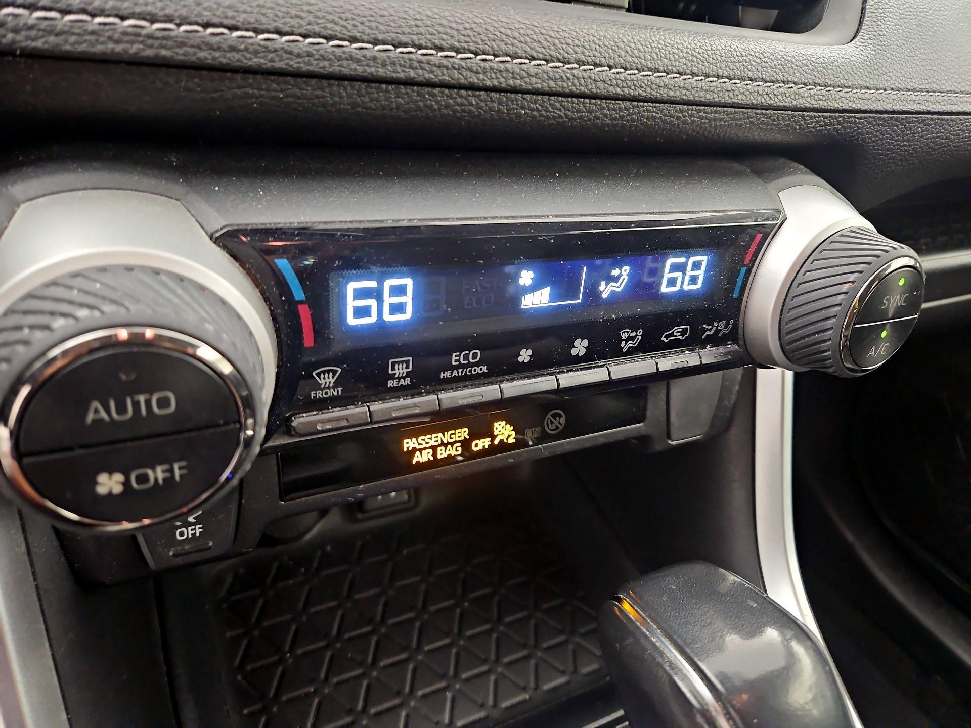 Thumbnail: 2019 Toyota RAV4 - 15